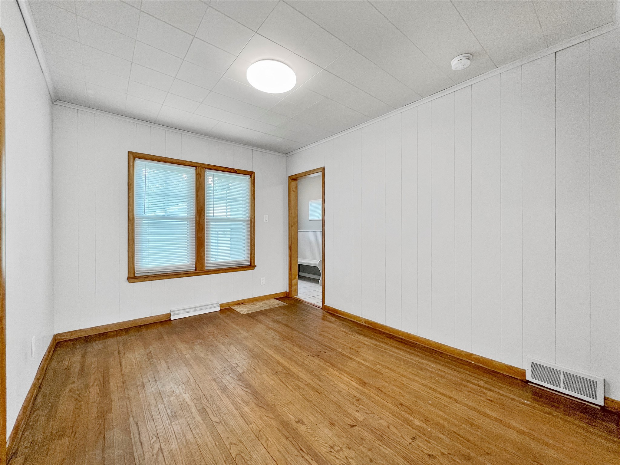 1220 Lincoln Way Property Photo 9