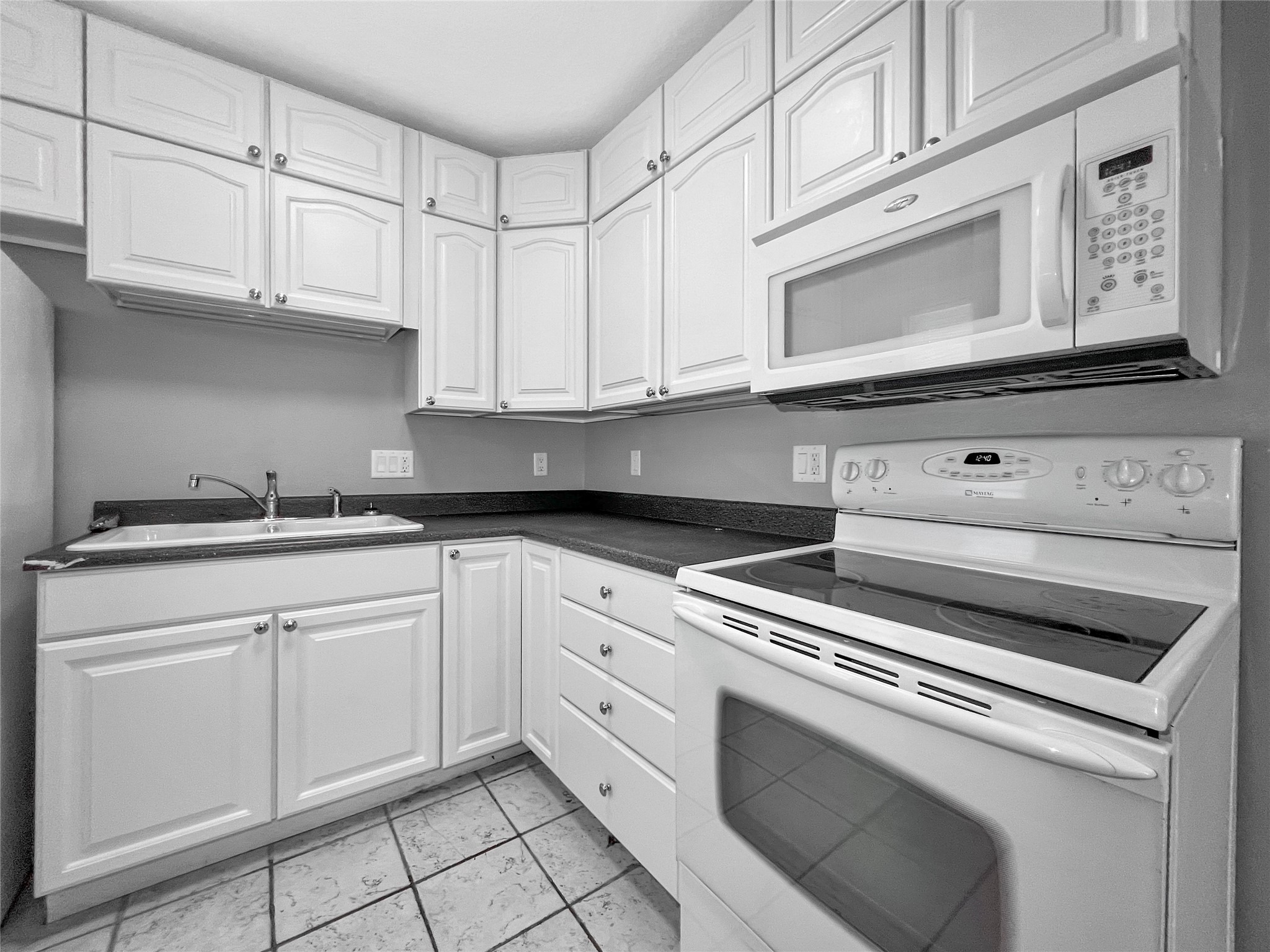 1220 Lincoln Way Property Photo 10