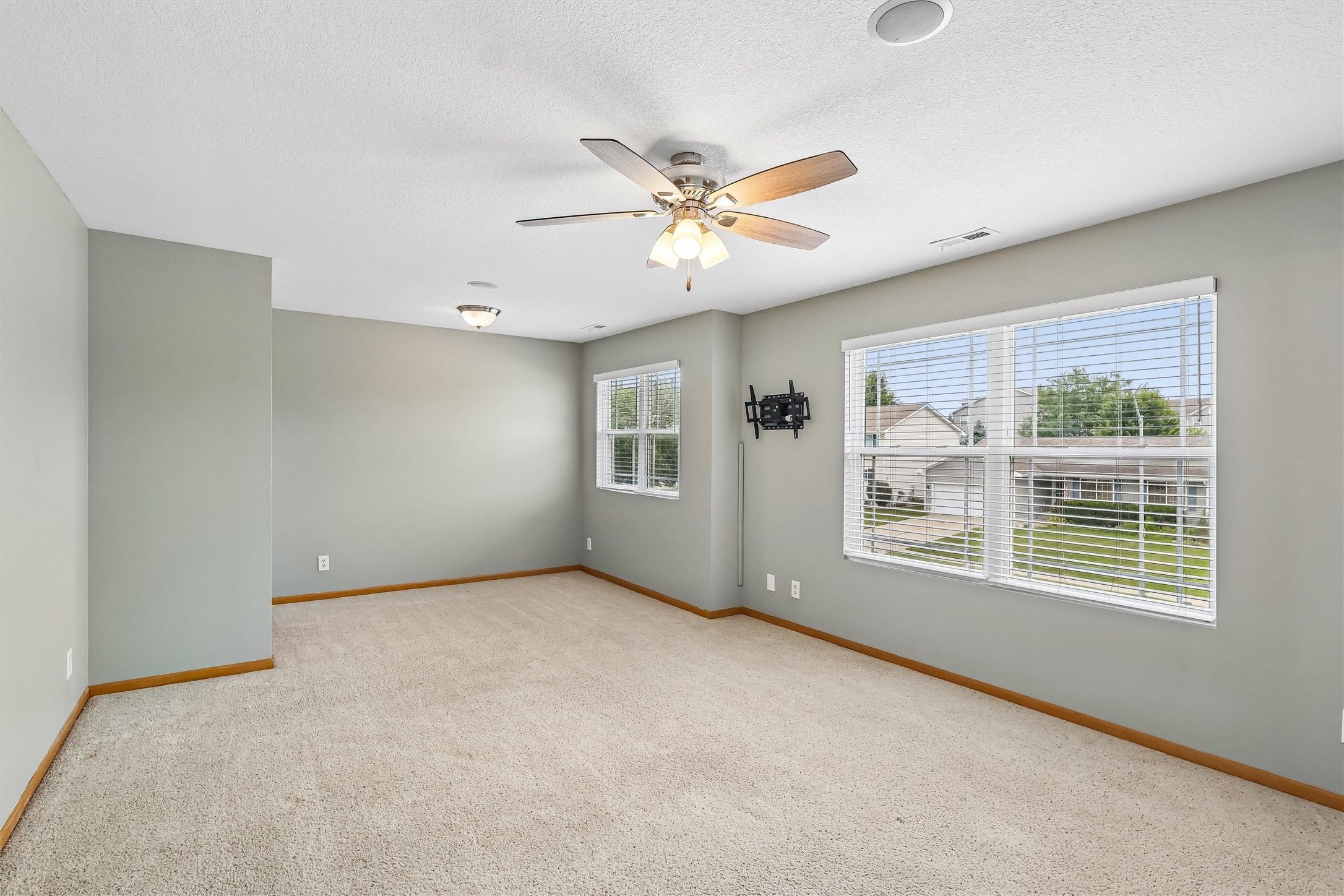 4704 Ne Hayes Drive Property Photo 21