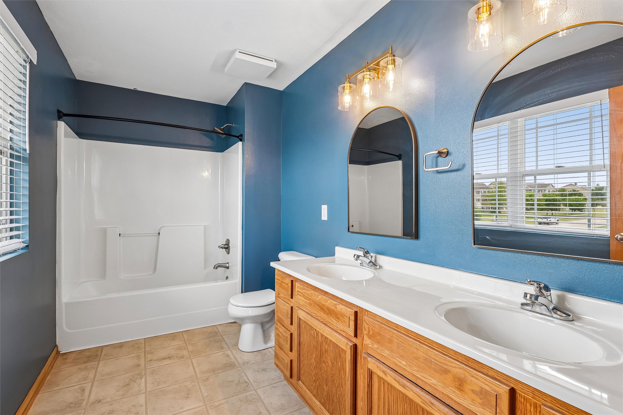 4704 Ne Hayes Drive Property Photo 23