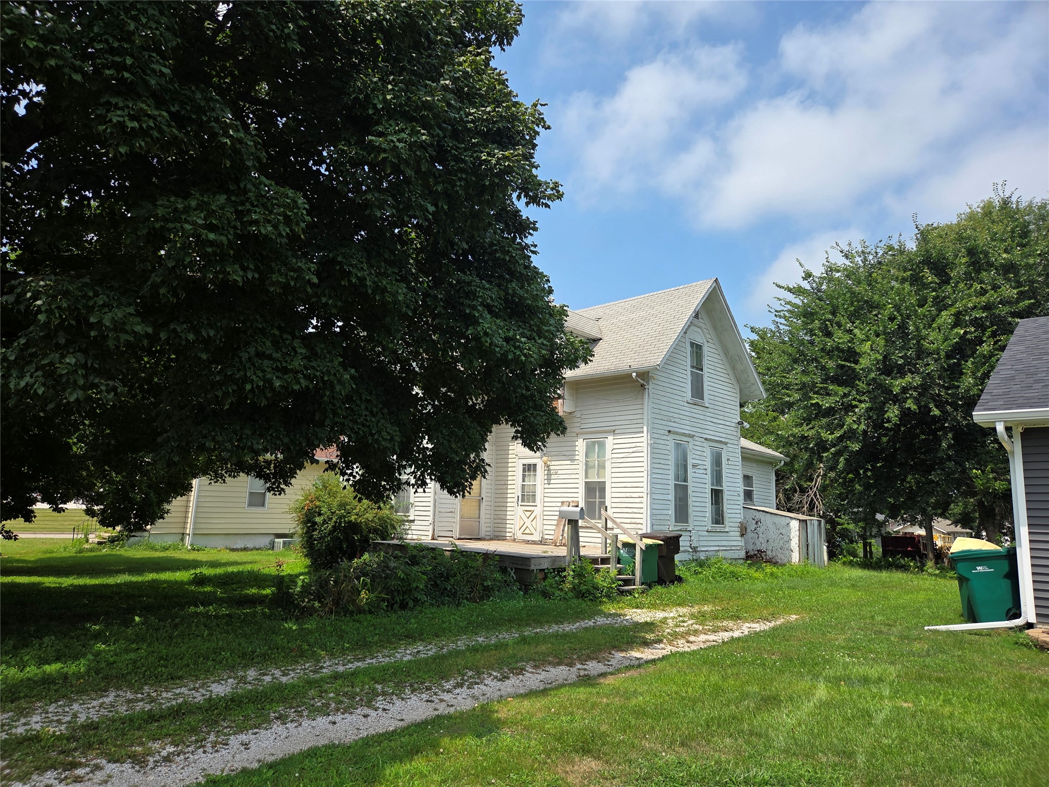 313 E North Street Property Photo 1