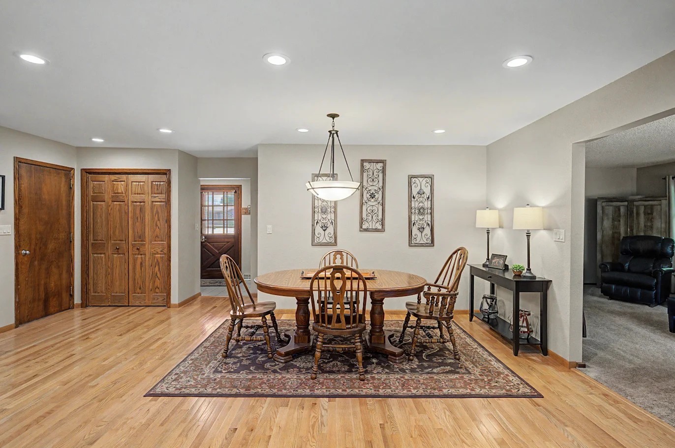 2349 Lake View Drive Property Photo 4