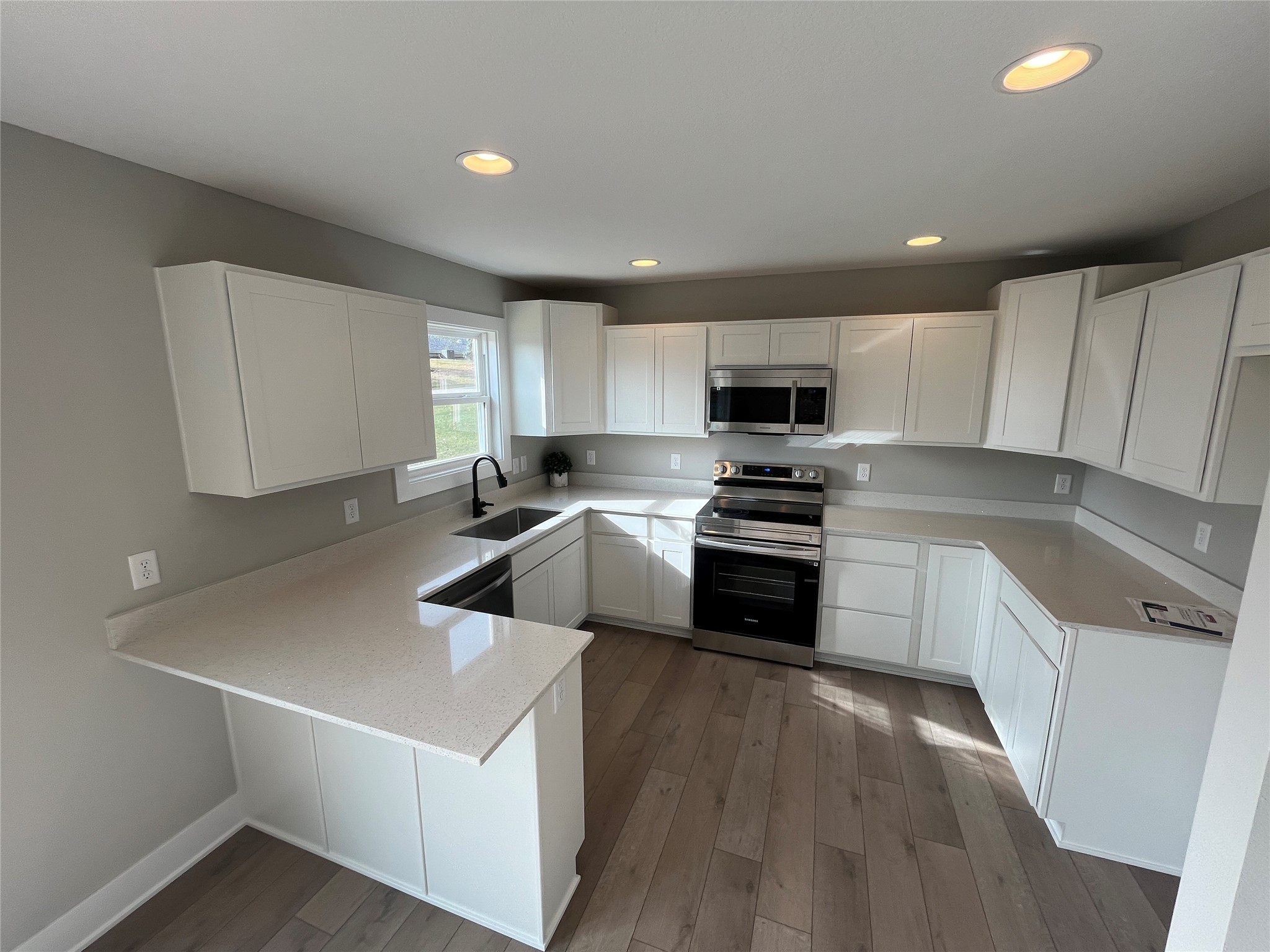 607 W Wright Road Property Photo 4
