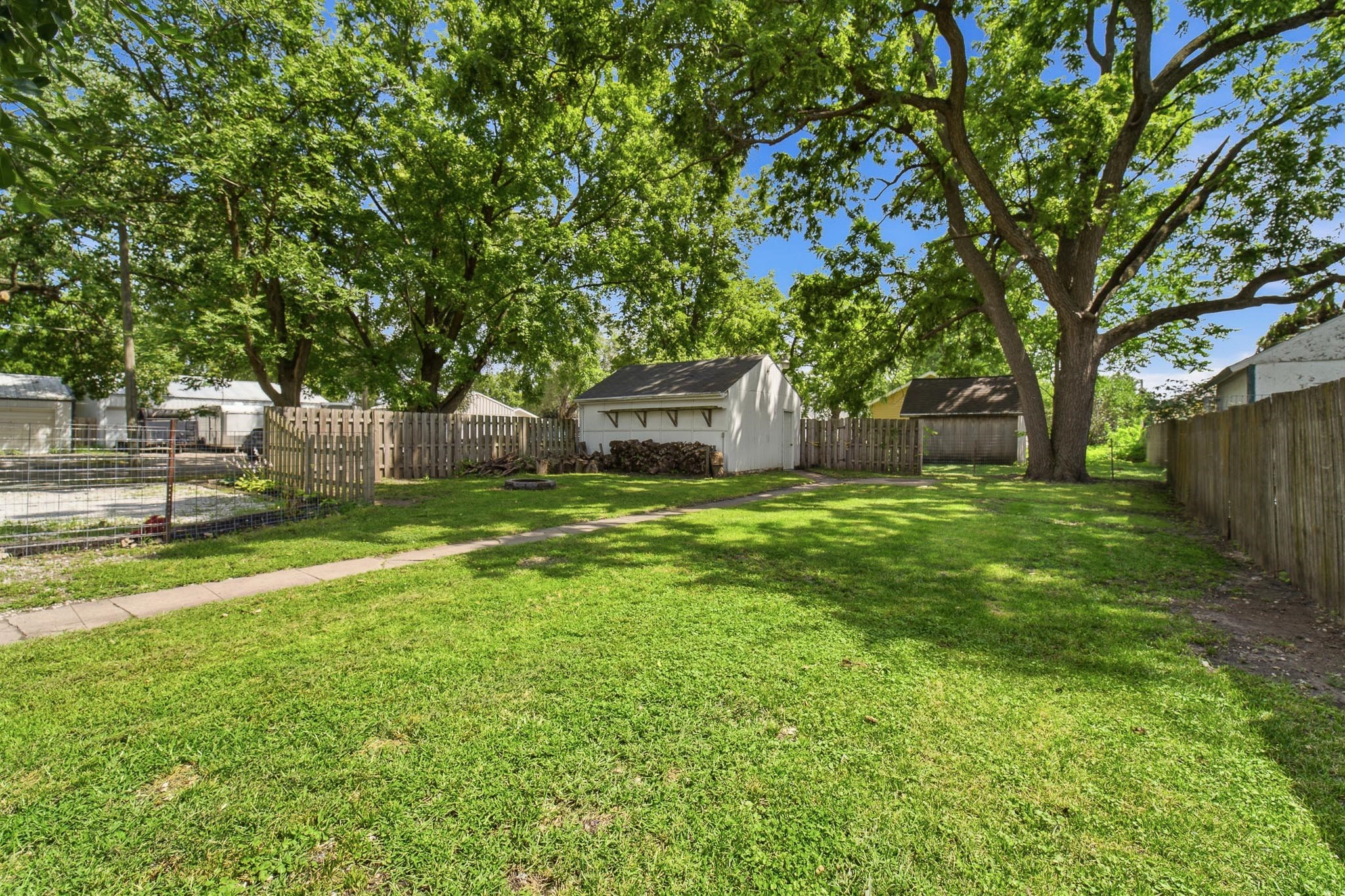 402 W Mamie Eisenhower Avenue Property Photo 19