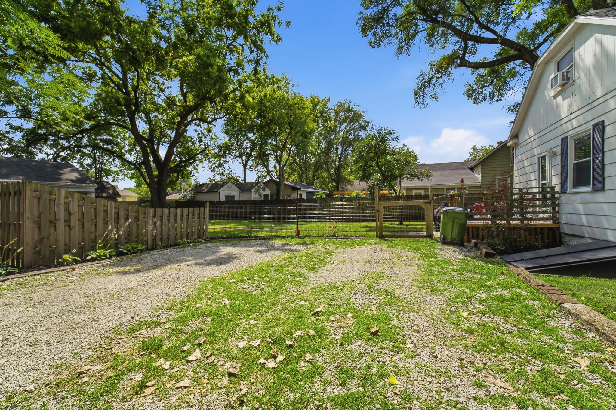 402 W Mamie Eisenhower Avenue Property Photo 20