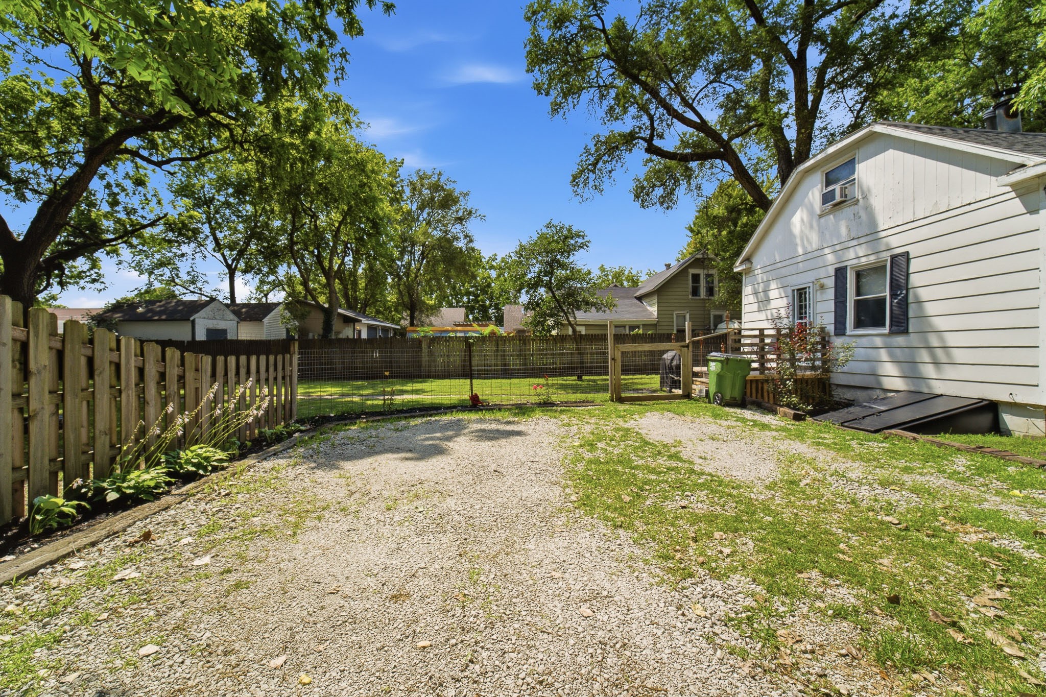 402 W Mamie Eisenhower Avenue Property Photo 21