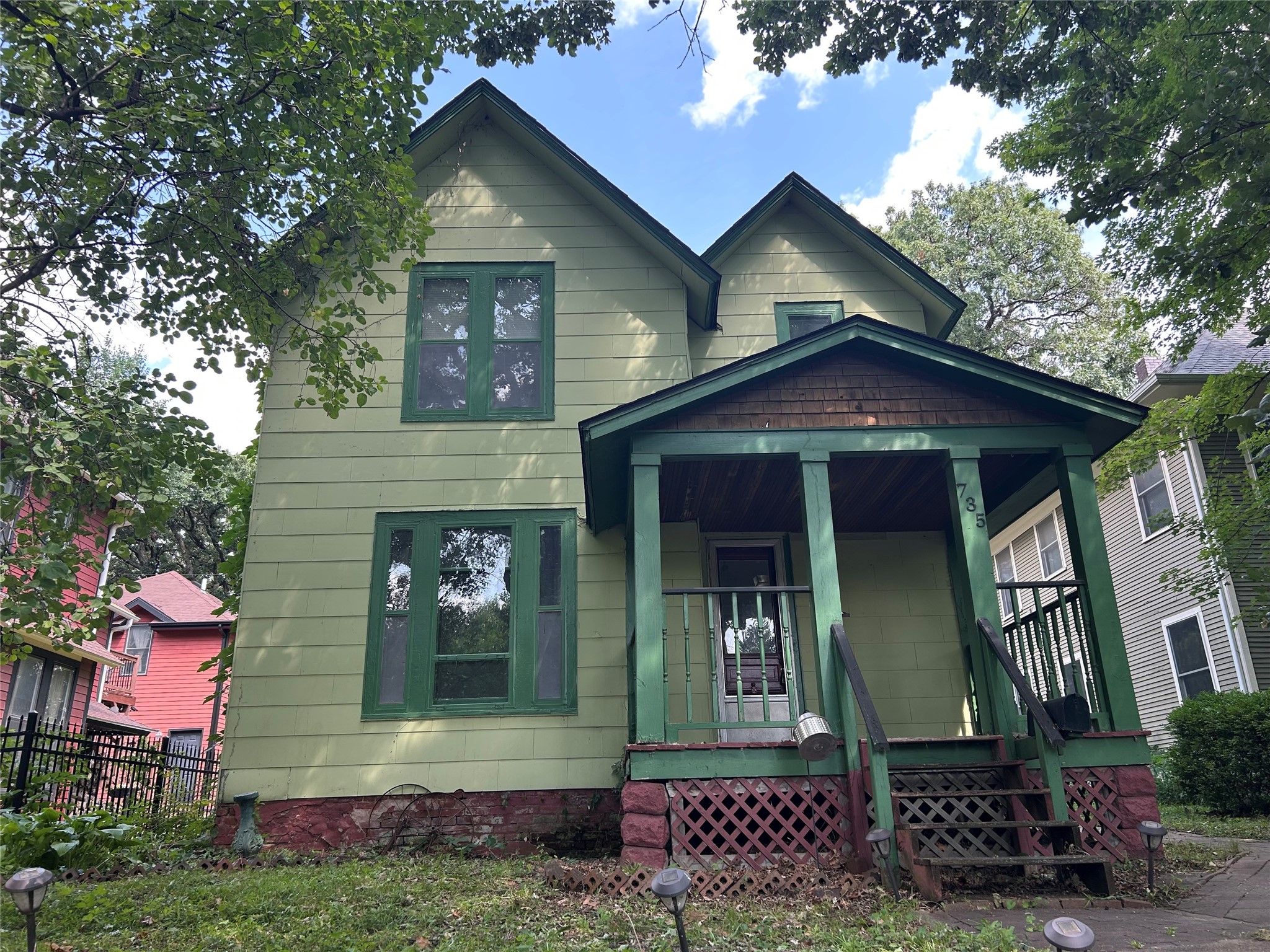 735 20th Street Property Photo 1