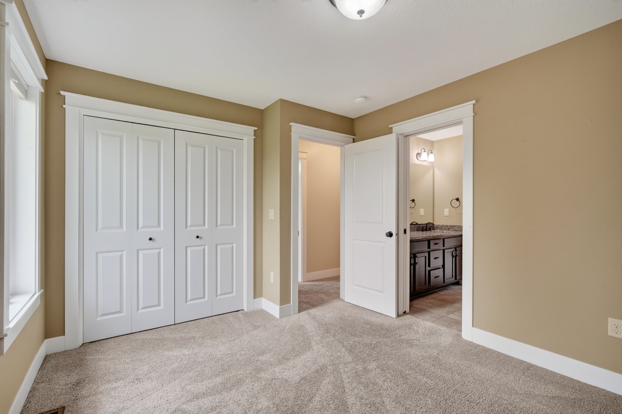2421 Nw Abilene Road Property Photo 12