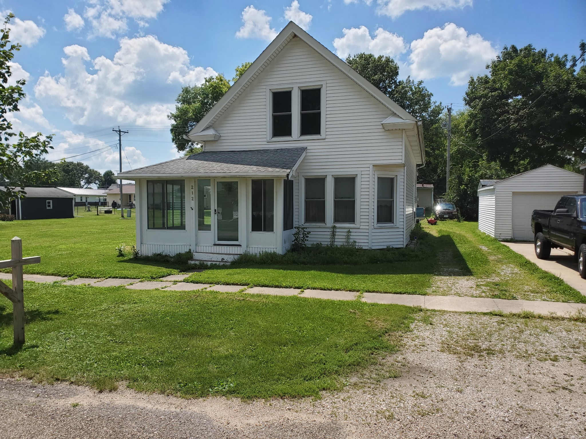 212 Dewey Street