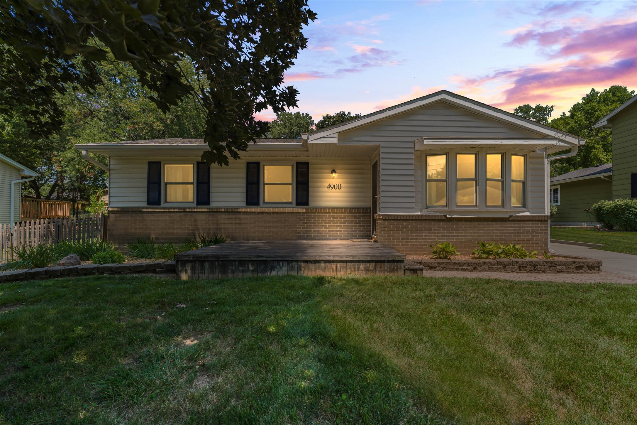 4900 Fairview Drive Property Photo 1