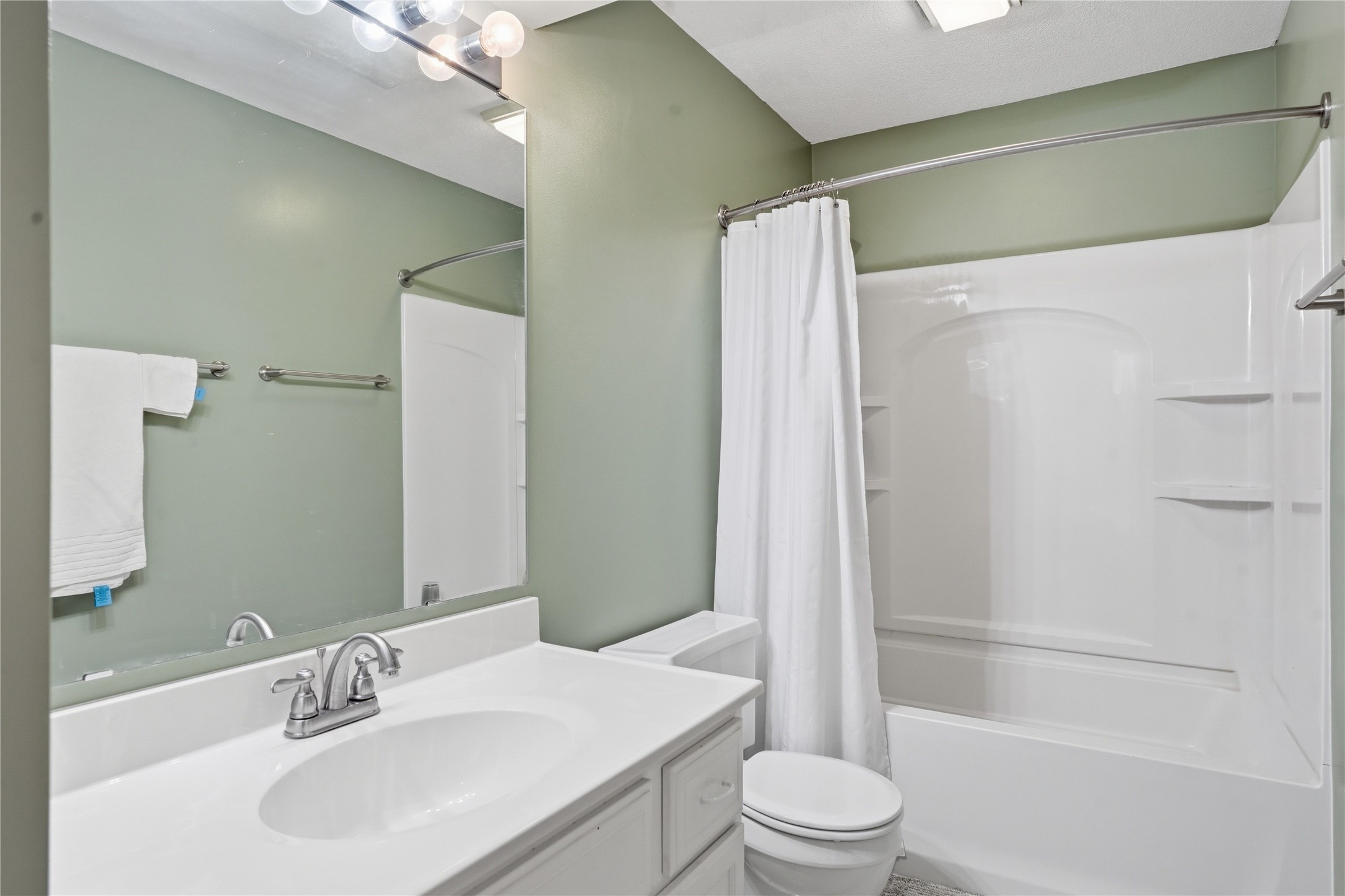 1056 Maplenol Drive Property Photo 14
