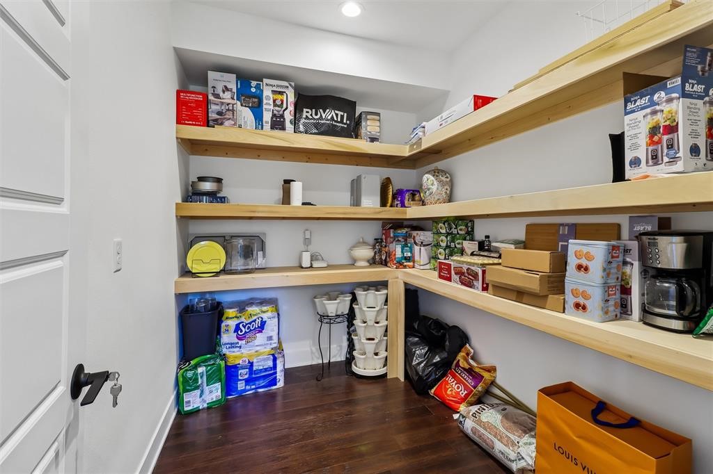 1010 Frederick Avenue Property Photo 11