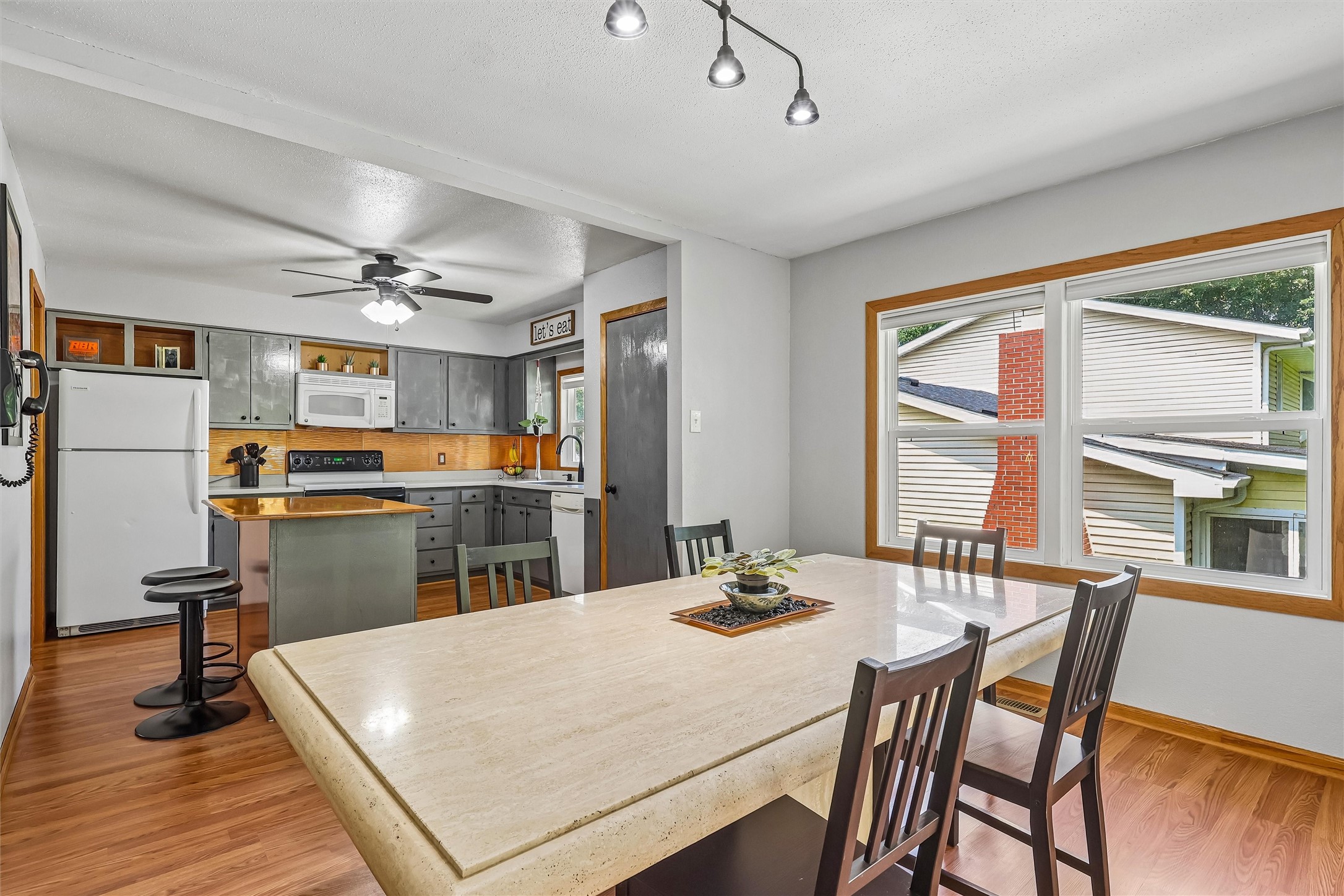 8839 Woodmayr Circle Property Photo 6