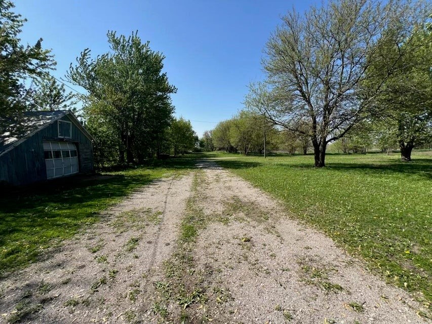 28076 690th Avenue Property Photo 2