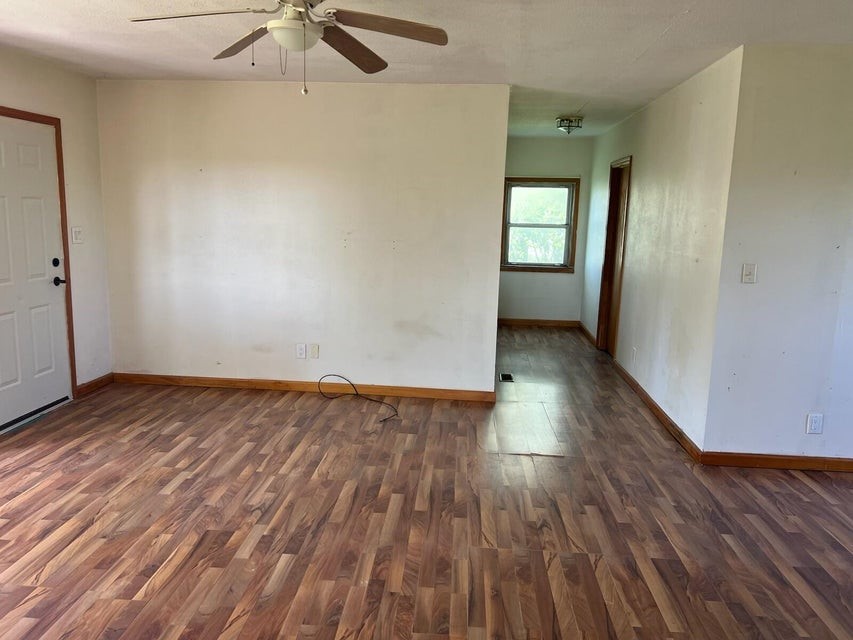 28076 690th Avenue Property Photo 4
