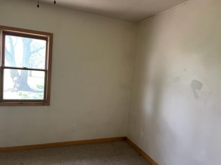 28076 690th Avenue Property Photo 6