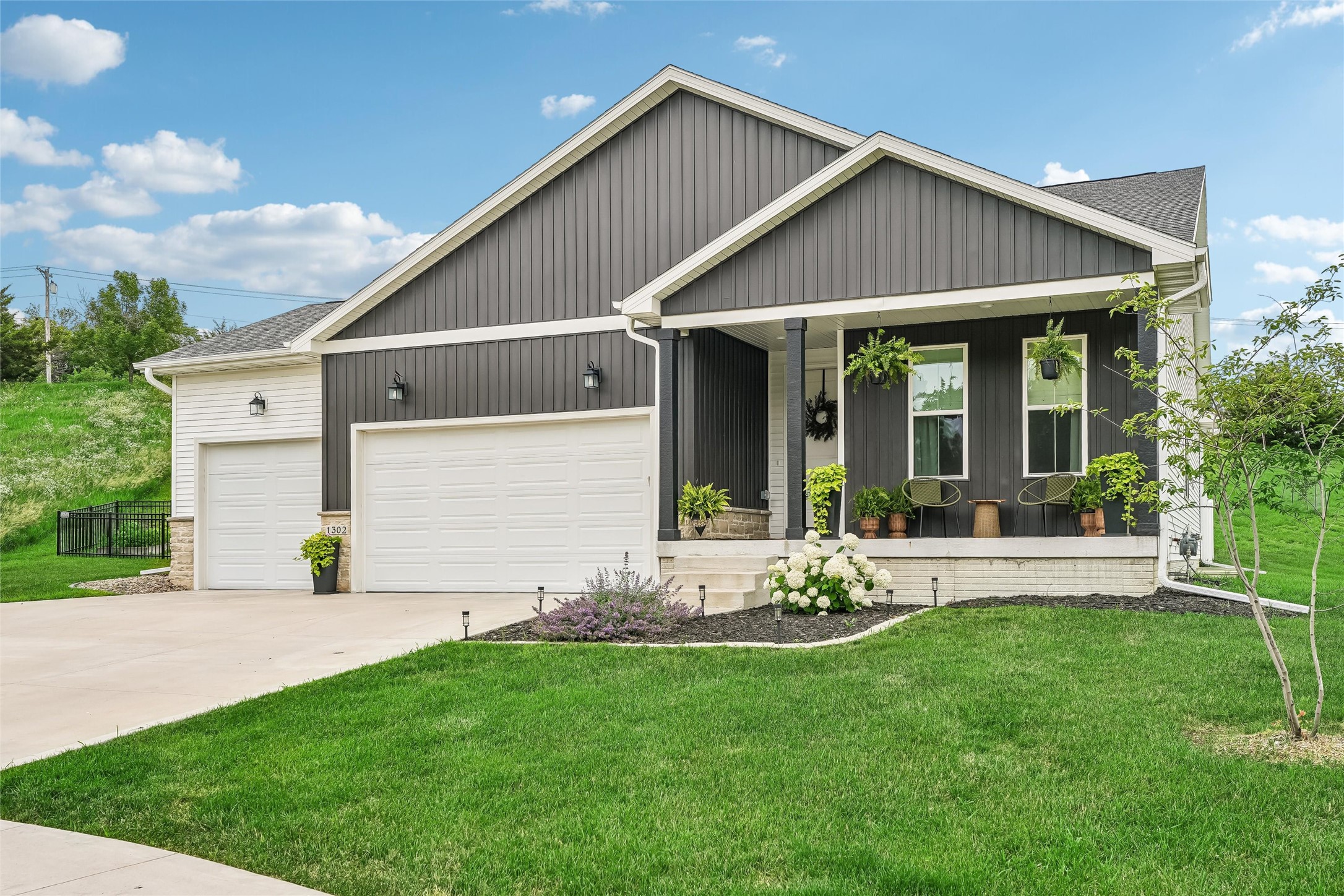 1302 S L Court Property Photo 2