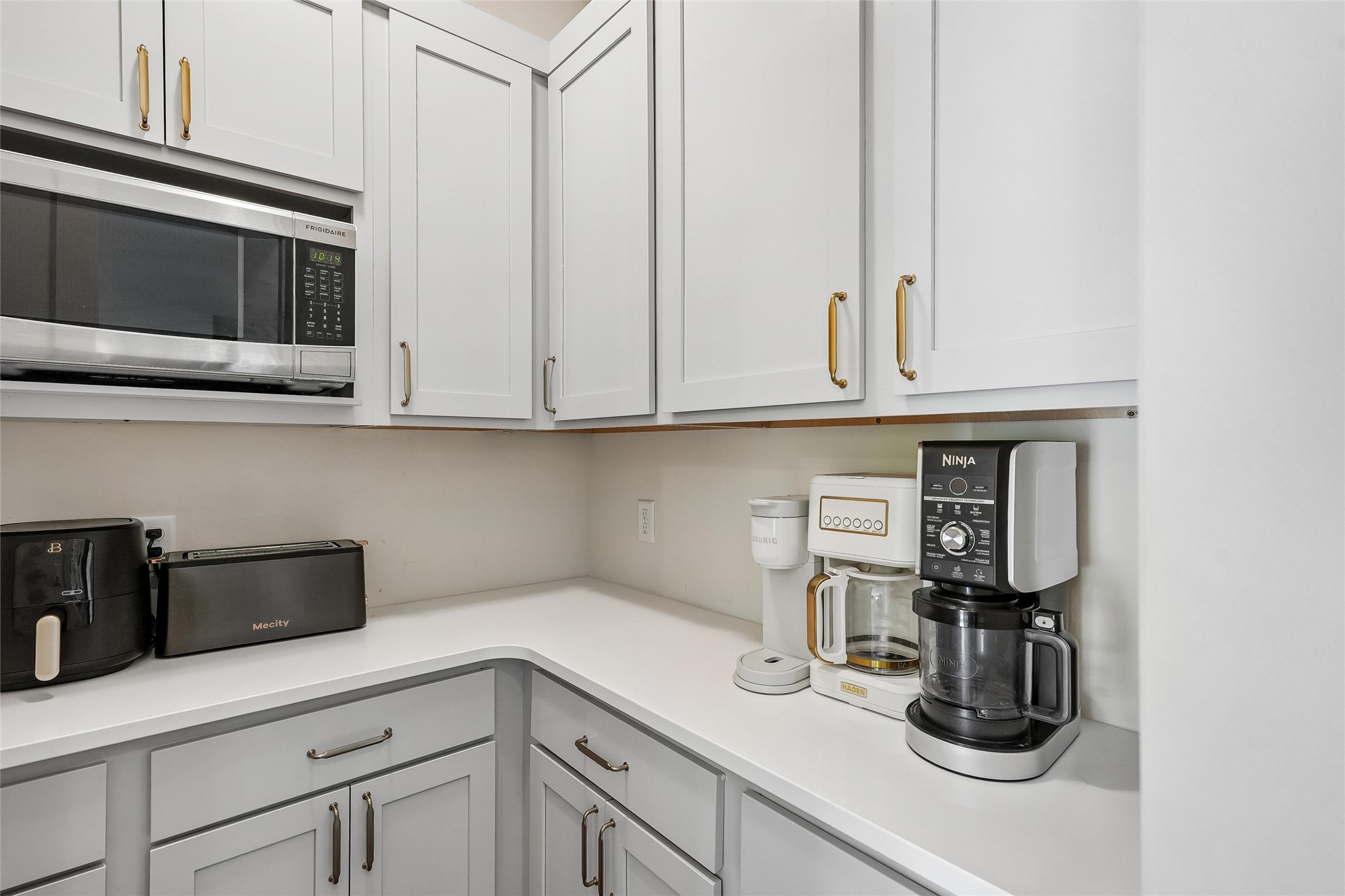 1302 S L Court Property Photo 16