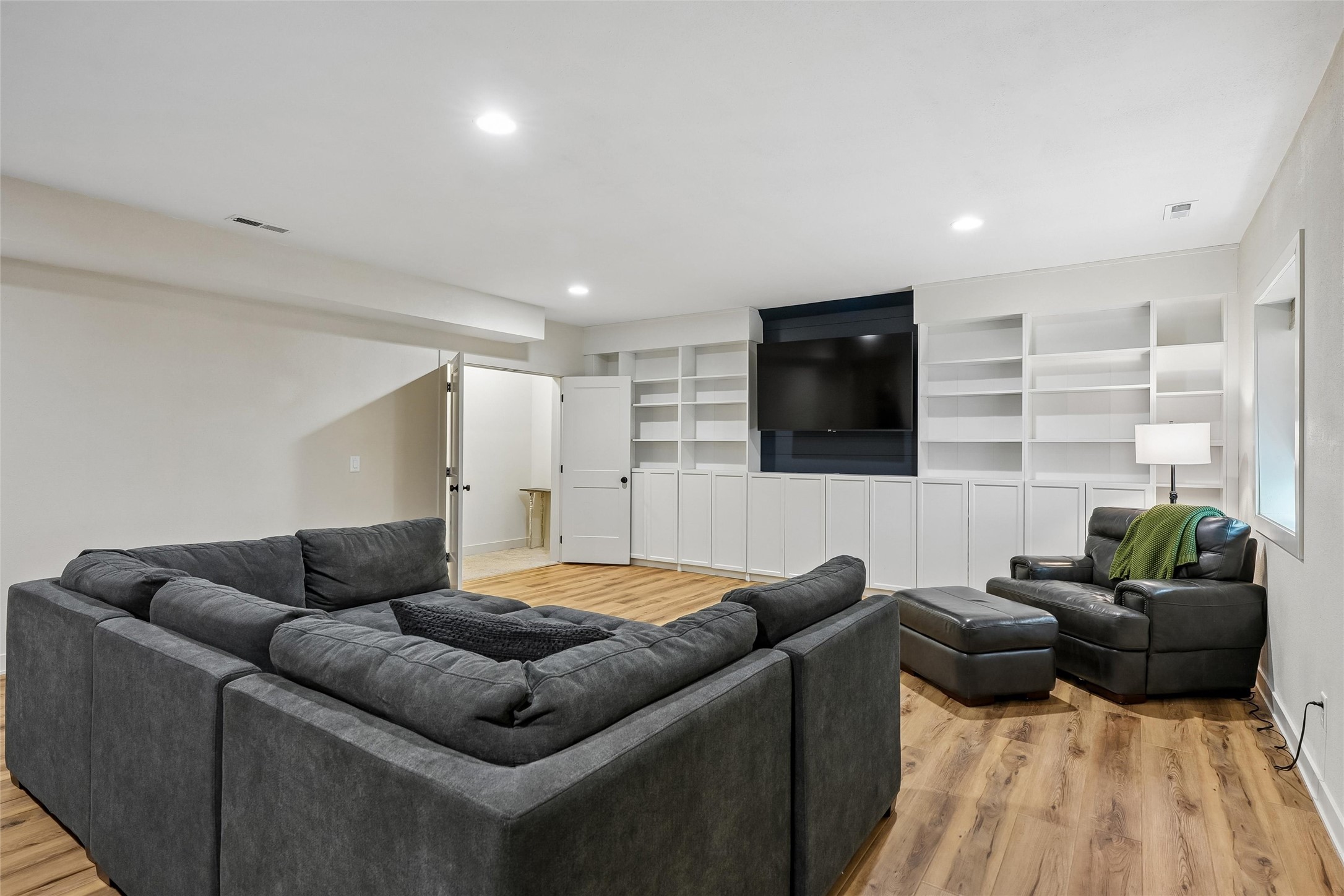 1302 S L Court Property Photo 27