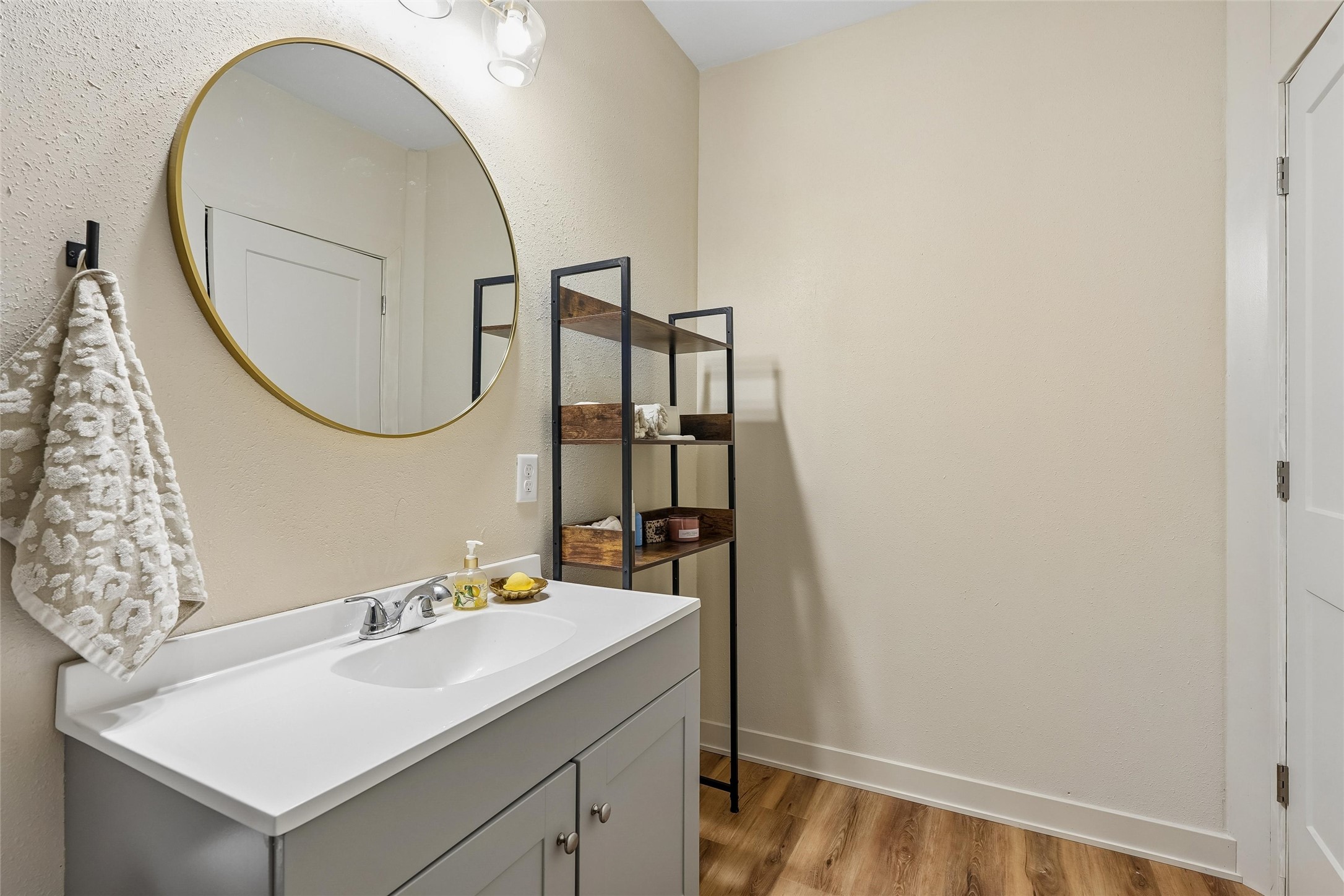 1302 S L Court Property Photo 30