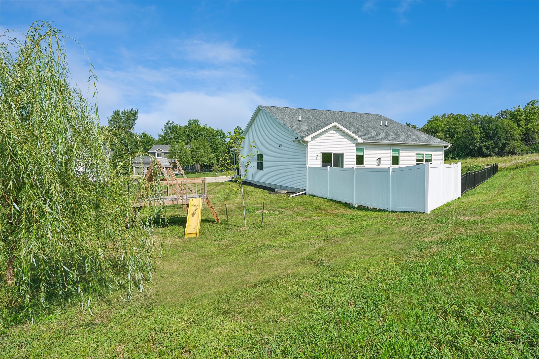 1302 S L Court Property Photo 34