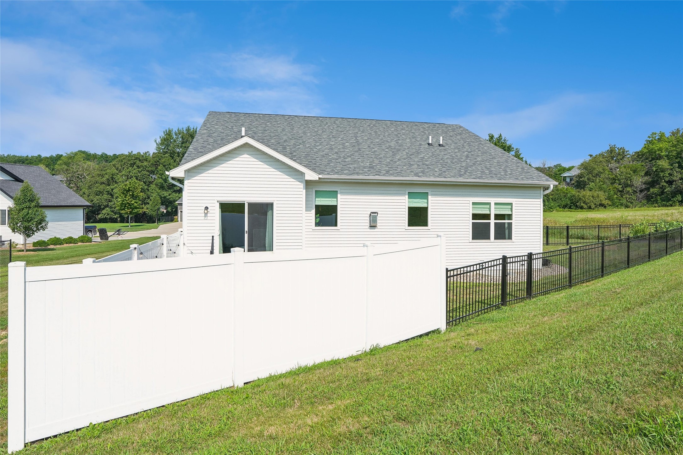 1302 S L Court Property Photo 35