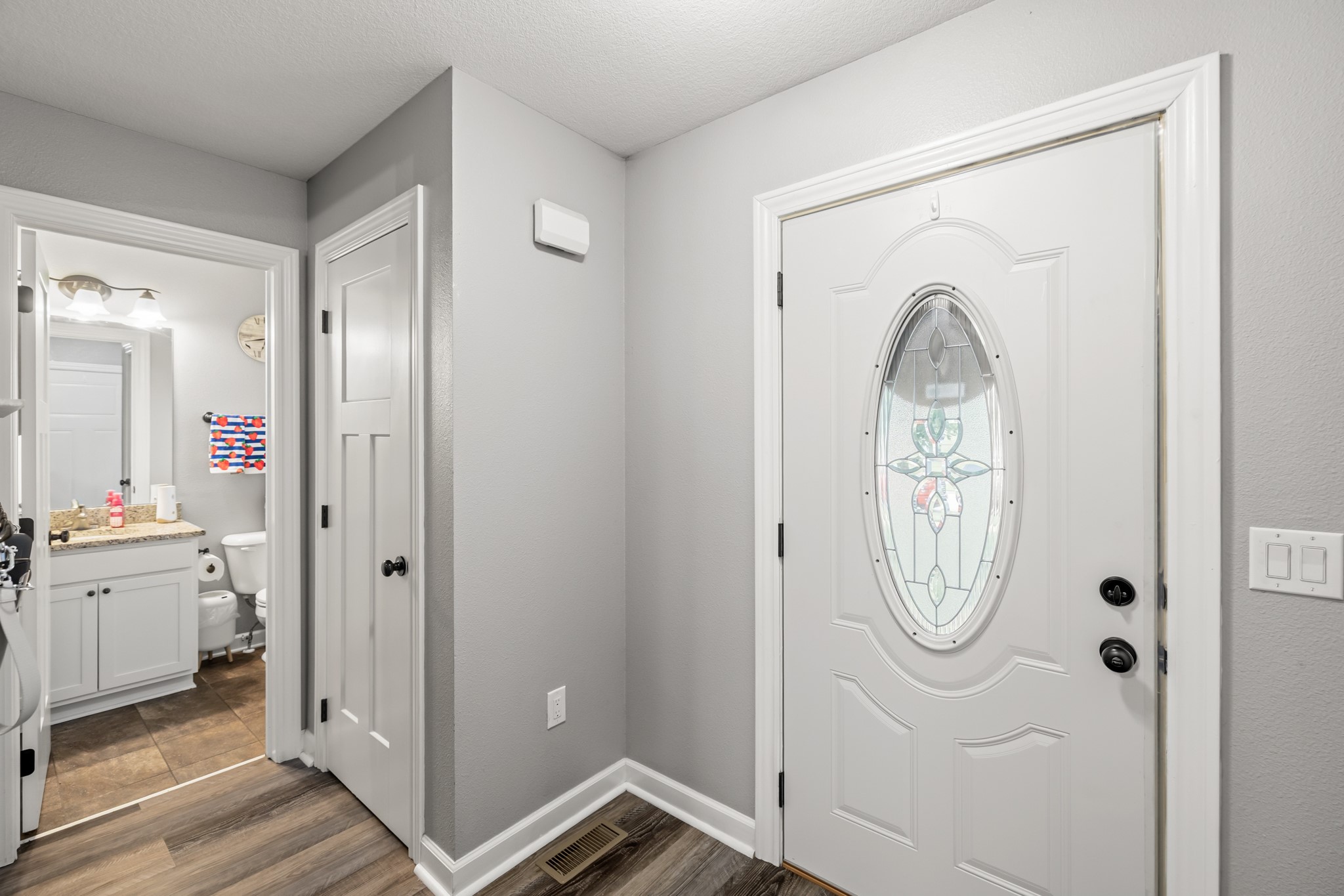 2620 Avery Drive Property Photo 2