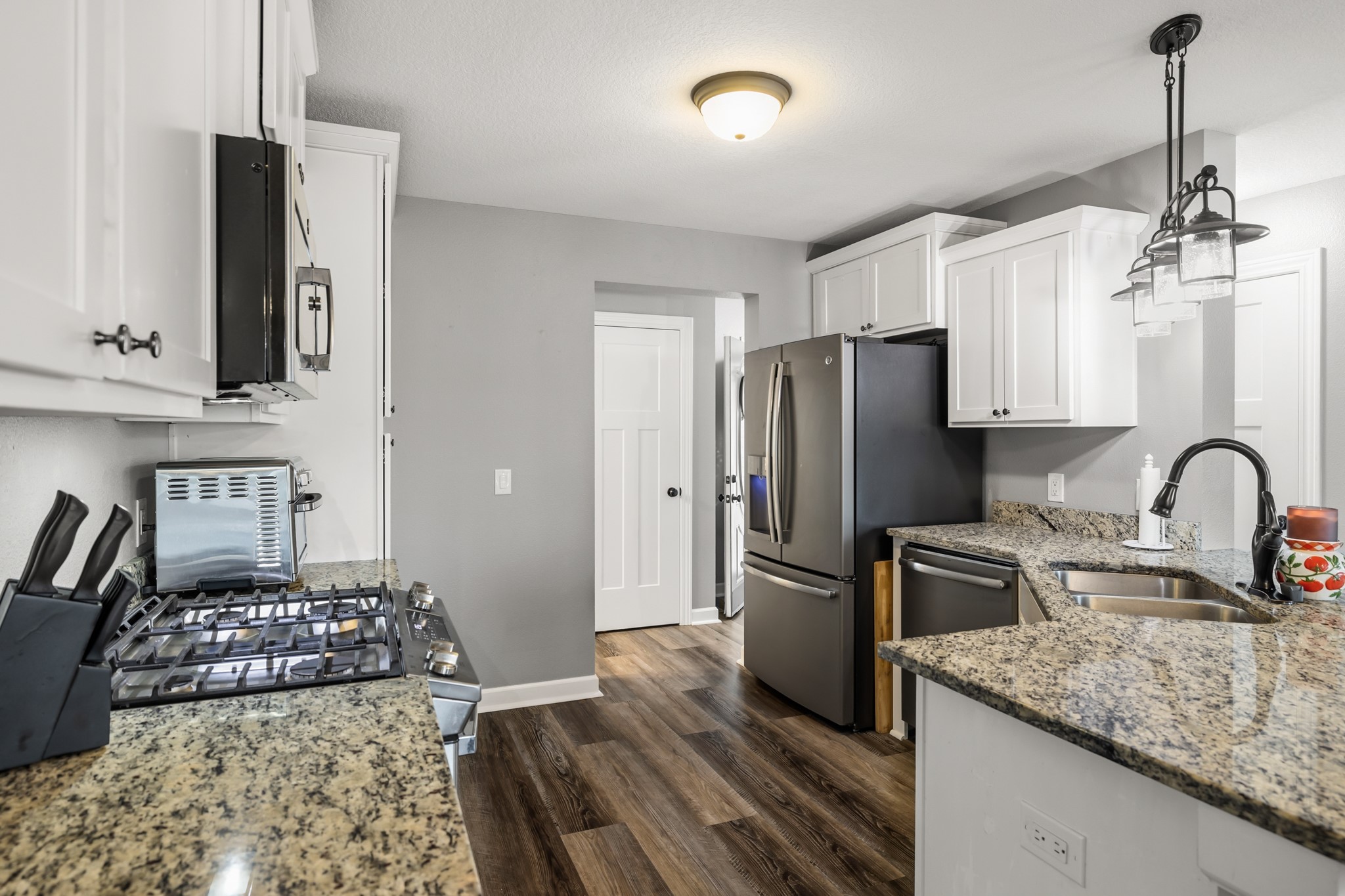 2620 Avery Drive Property Photo 4