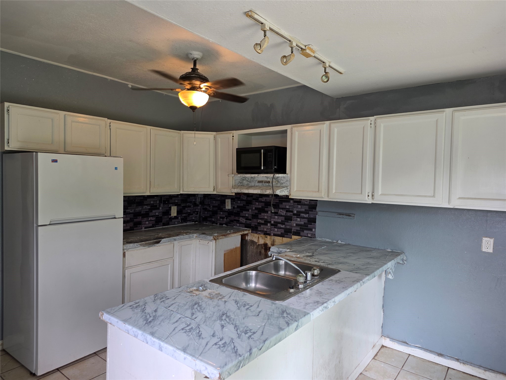 807 May Street Property Photo 4