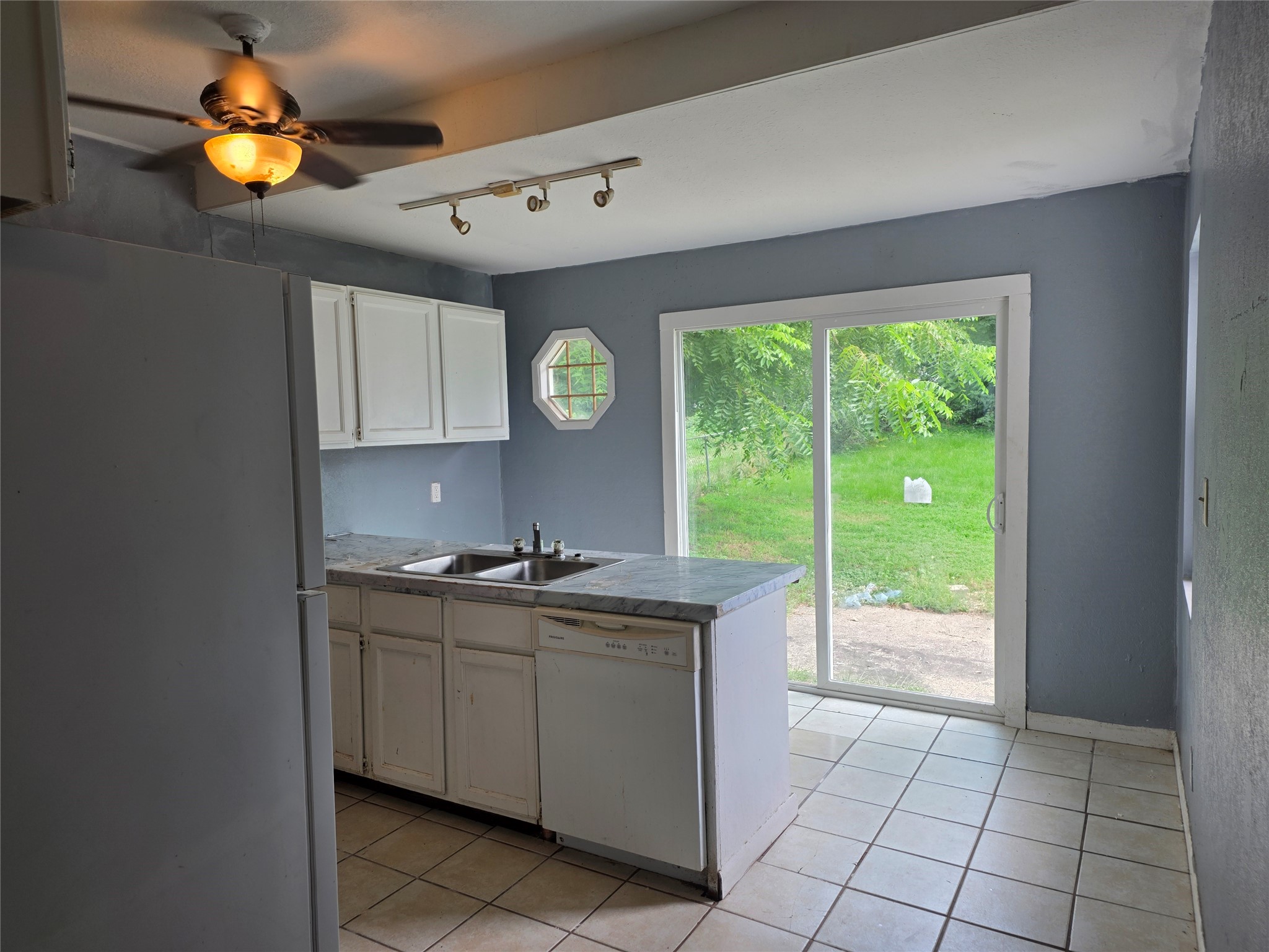 807 May Street Property Photo 5