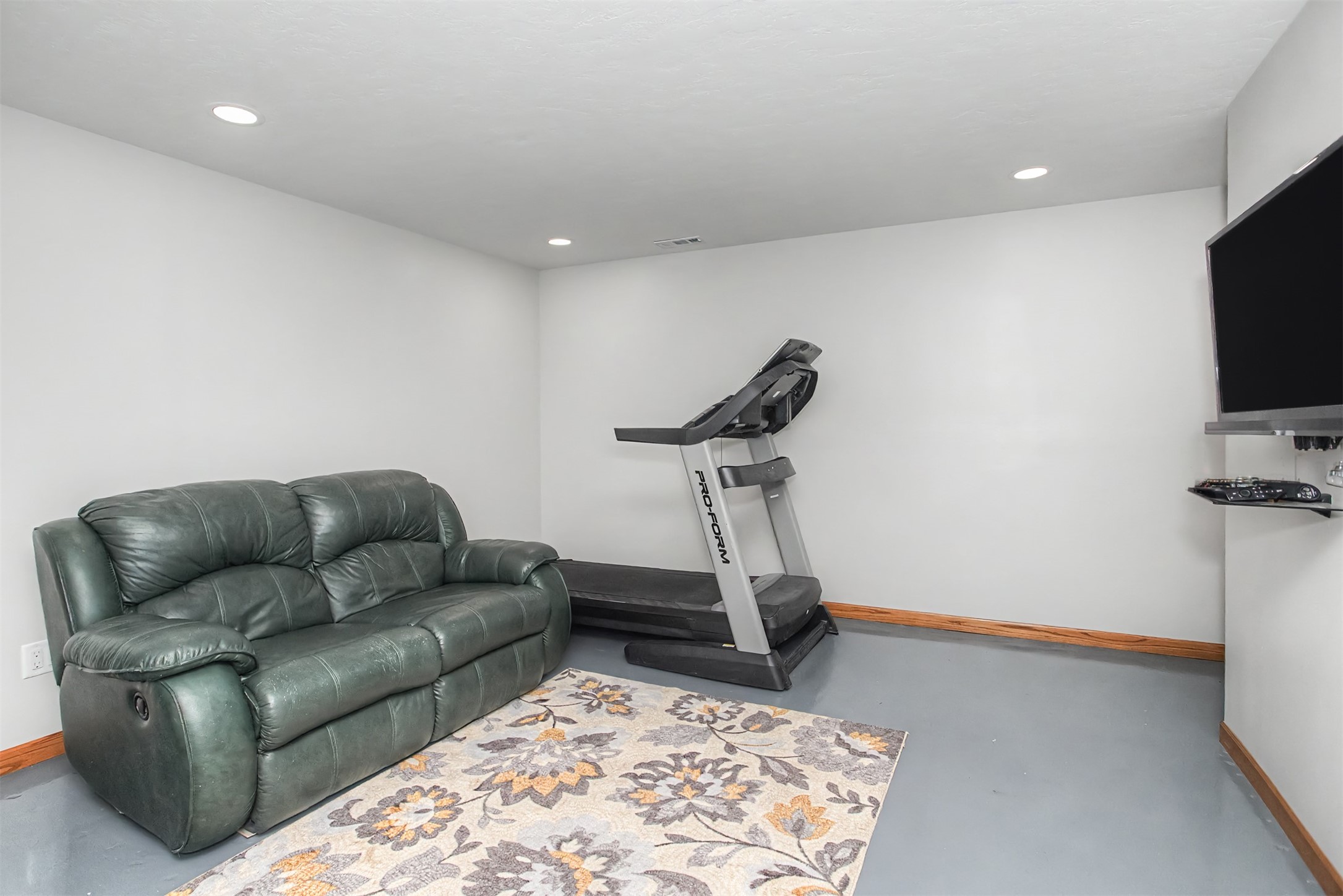 610 S Samson Street Property Photo 25