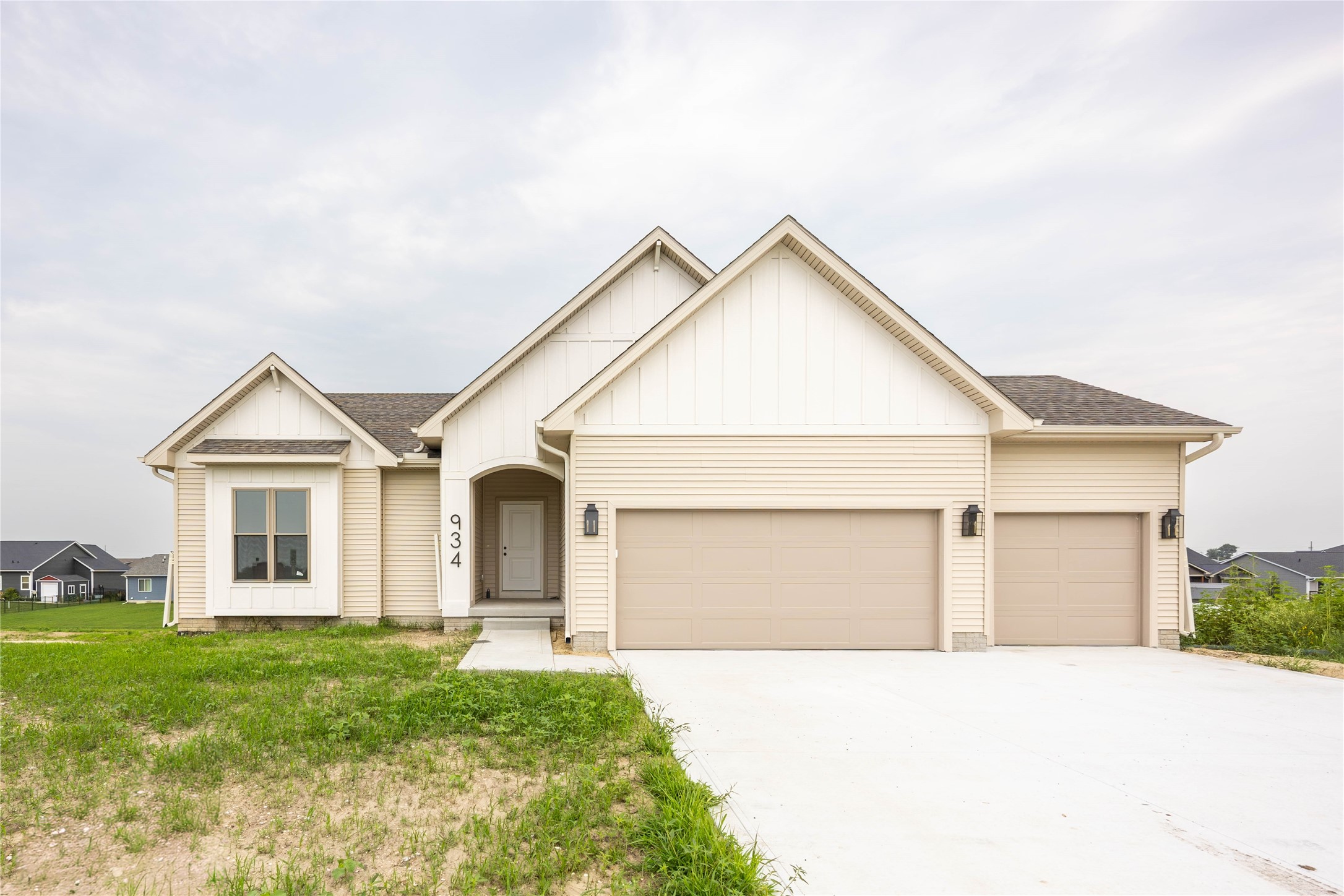 934 Wild Oak Drive Property Photo 1