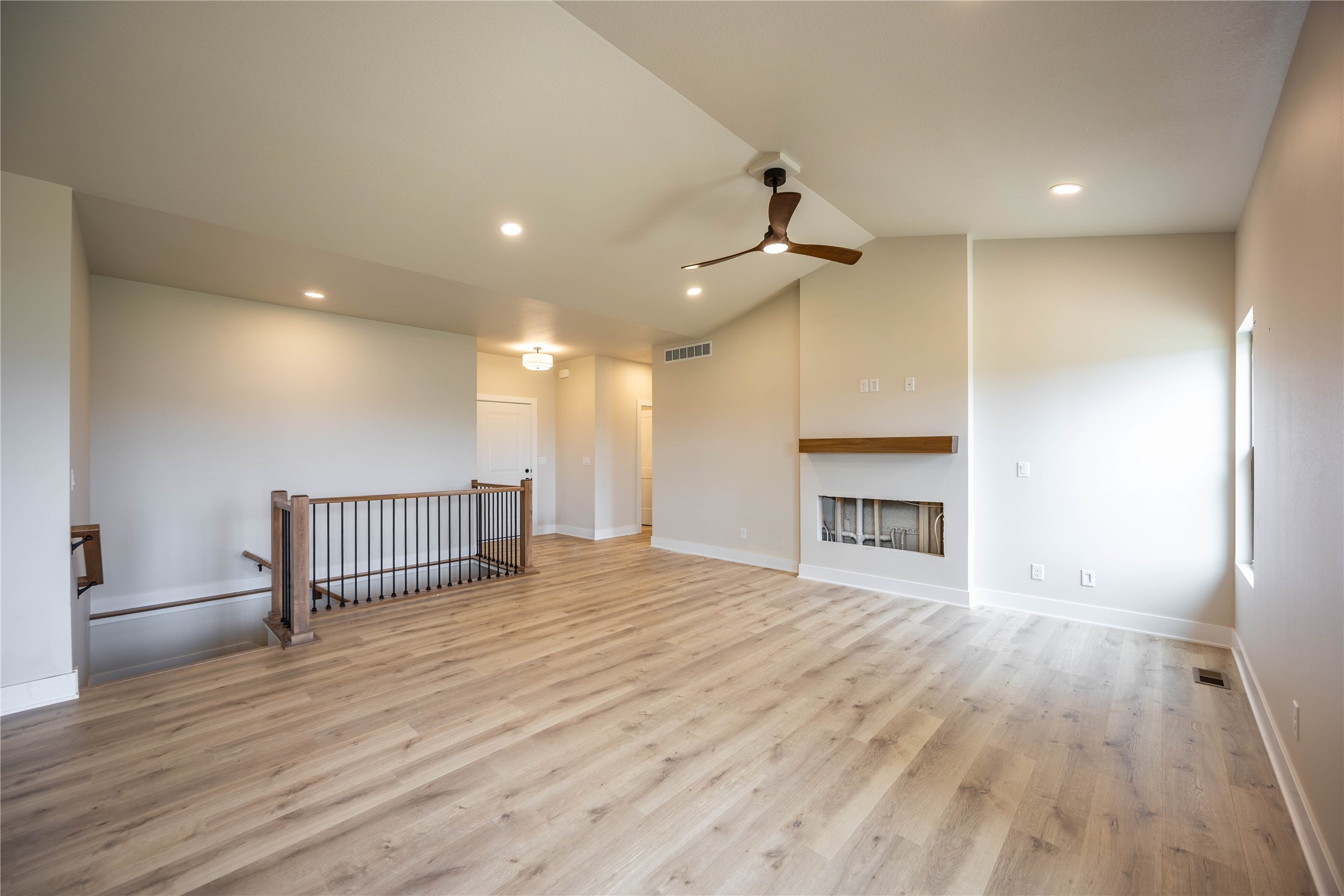 934 Wild Oak Drive Property Photo 8