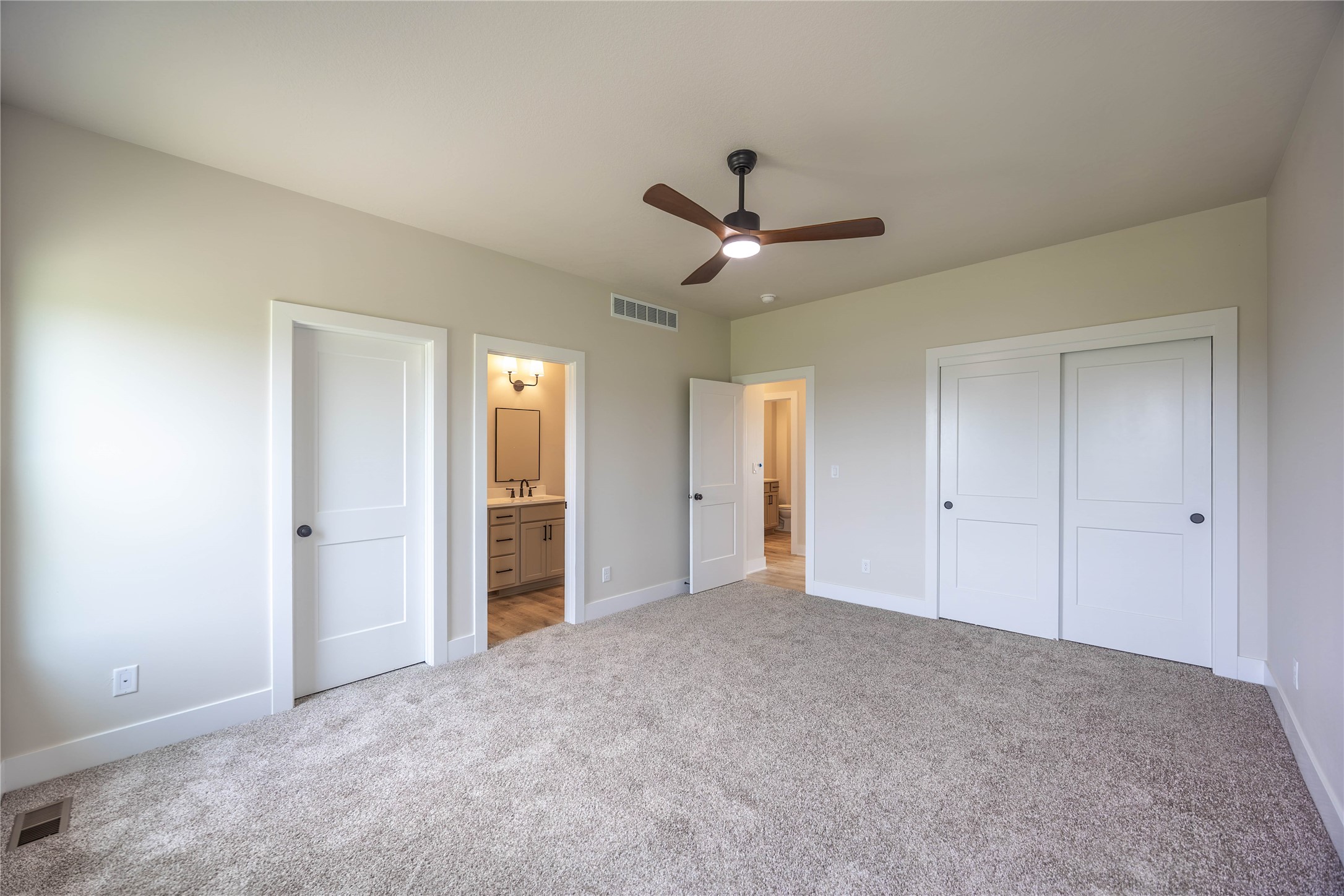 934 Wild Oak Drive Property Photo 14