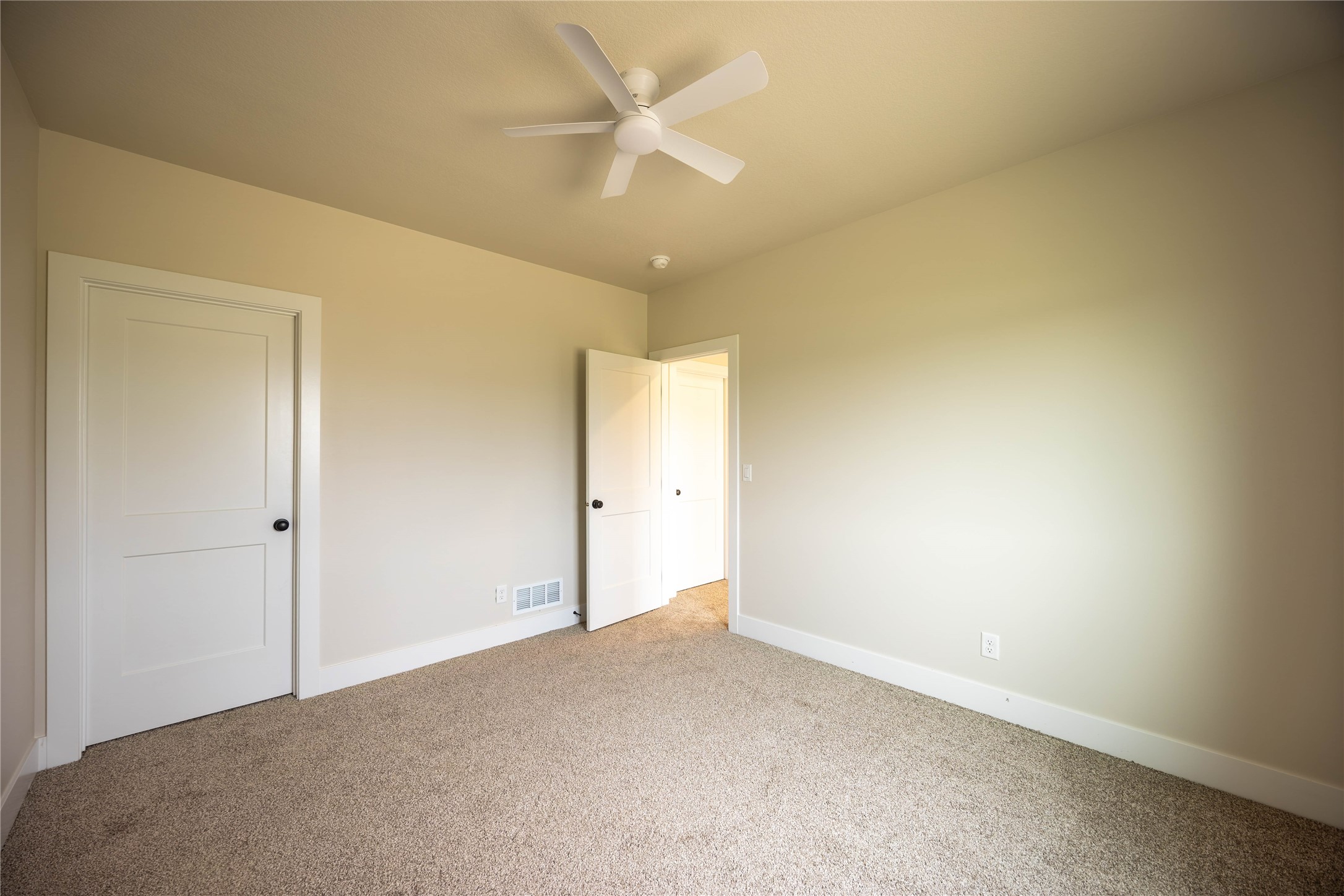 934 Wild Oak Drive Property Photo 24