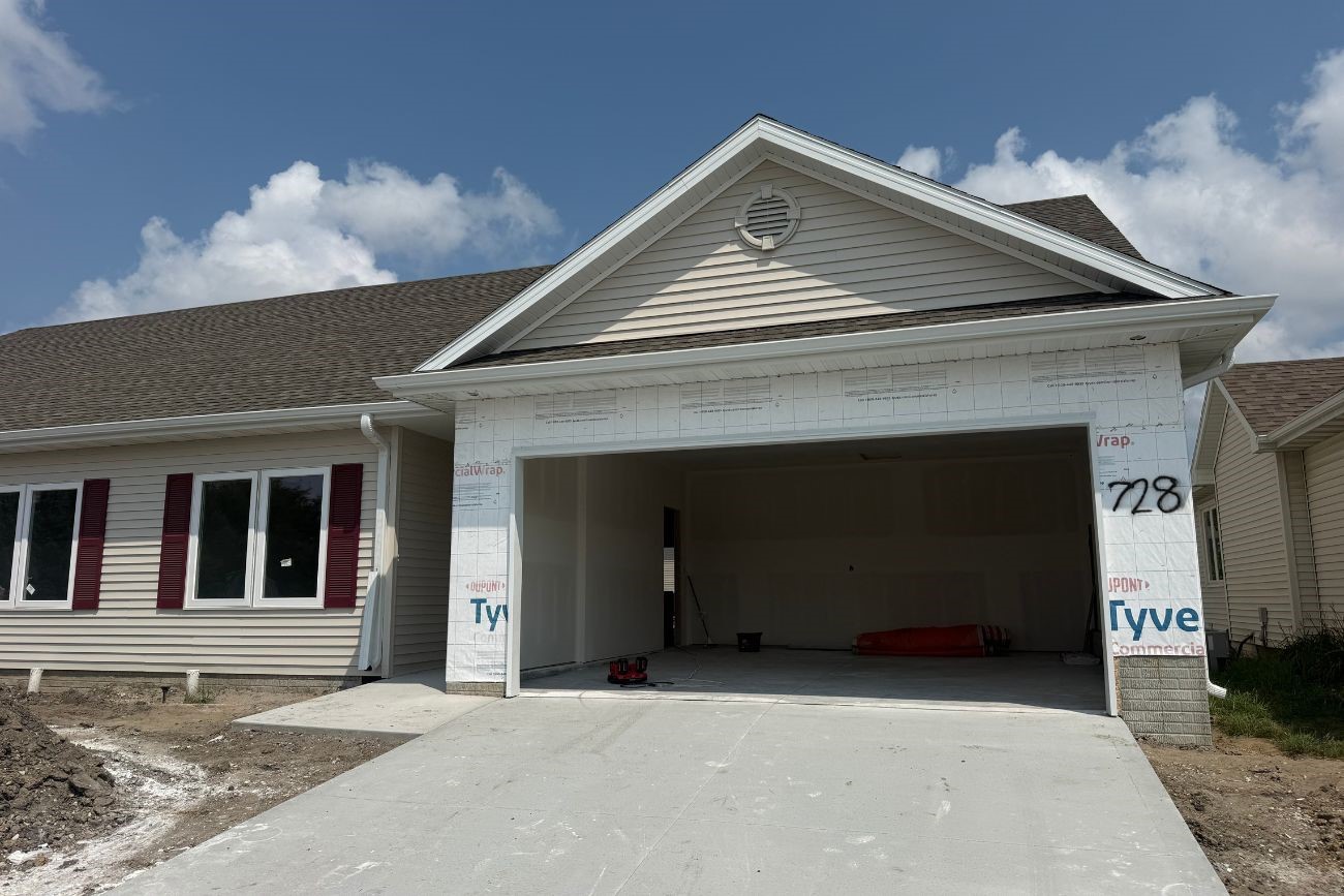 728 Se Ponds Edge Lane Property Photo 1