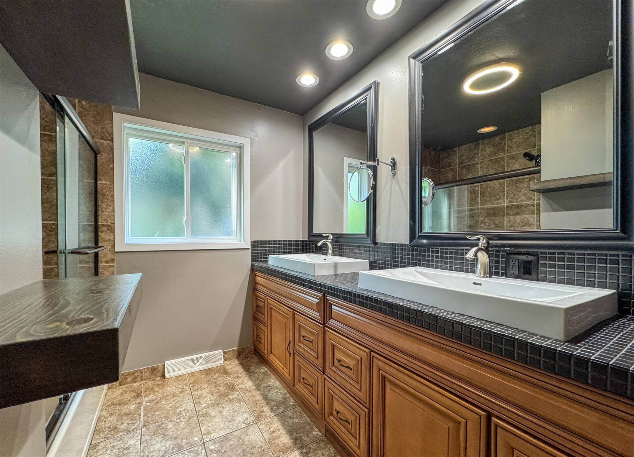 3012 64th Street Property Photo 16
