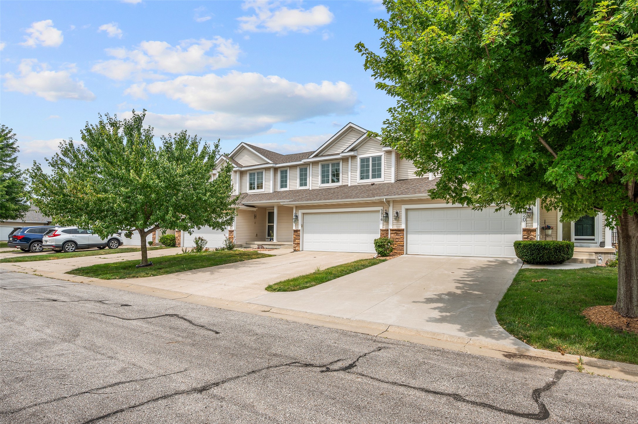 5916 Sapphire Circle Property Photo 3