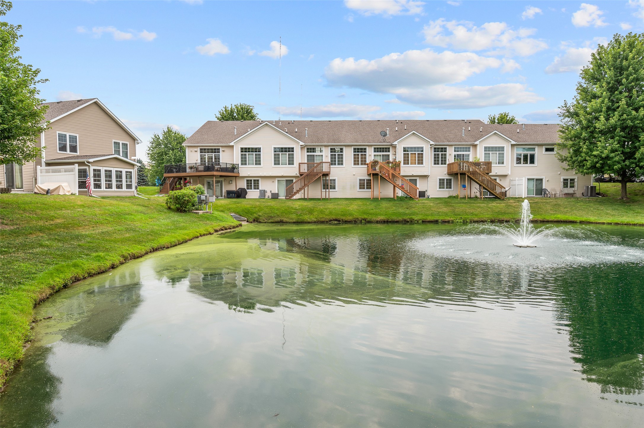 5916 Sapphire Circle Property Photo 8