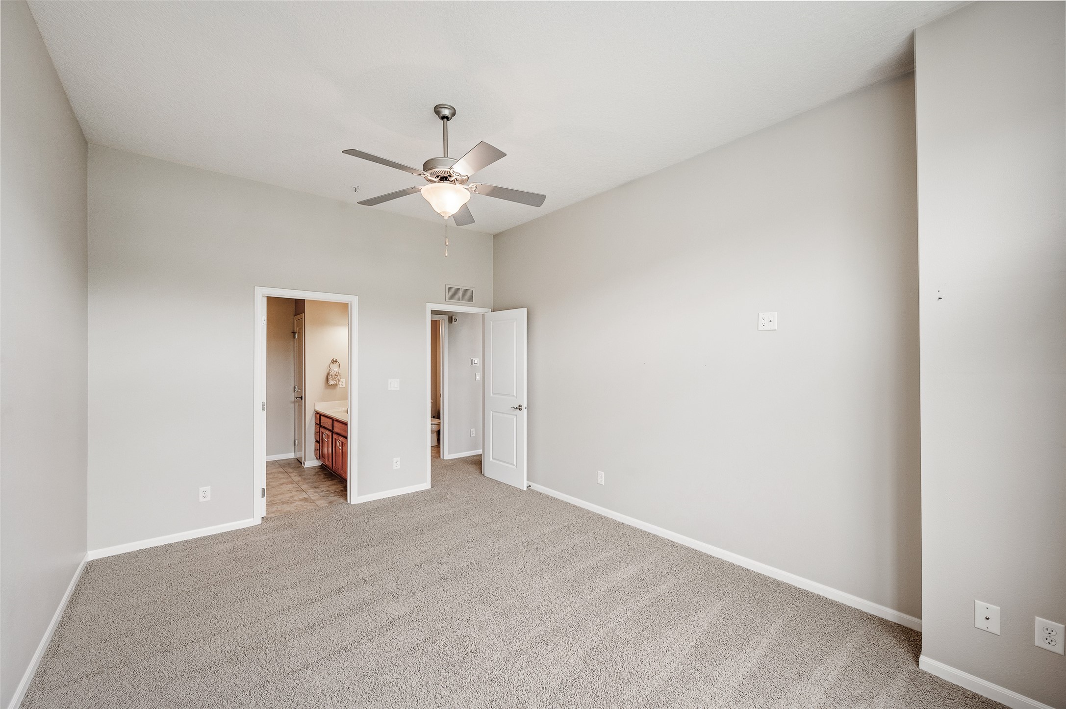 5916 Sapphire Circle Property Photo 23