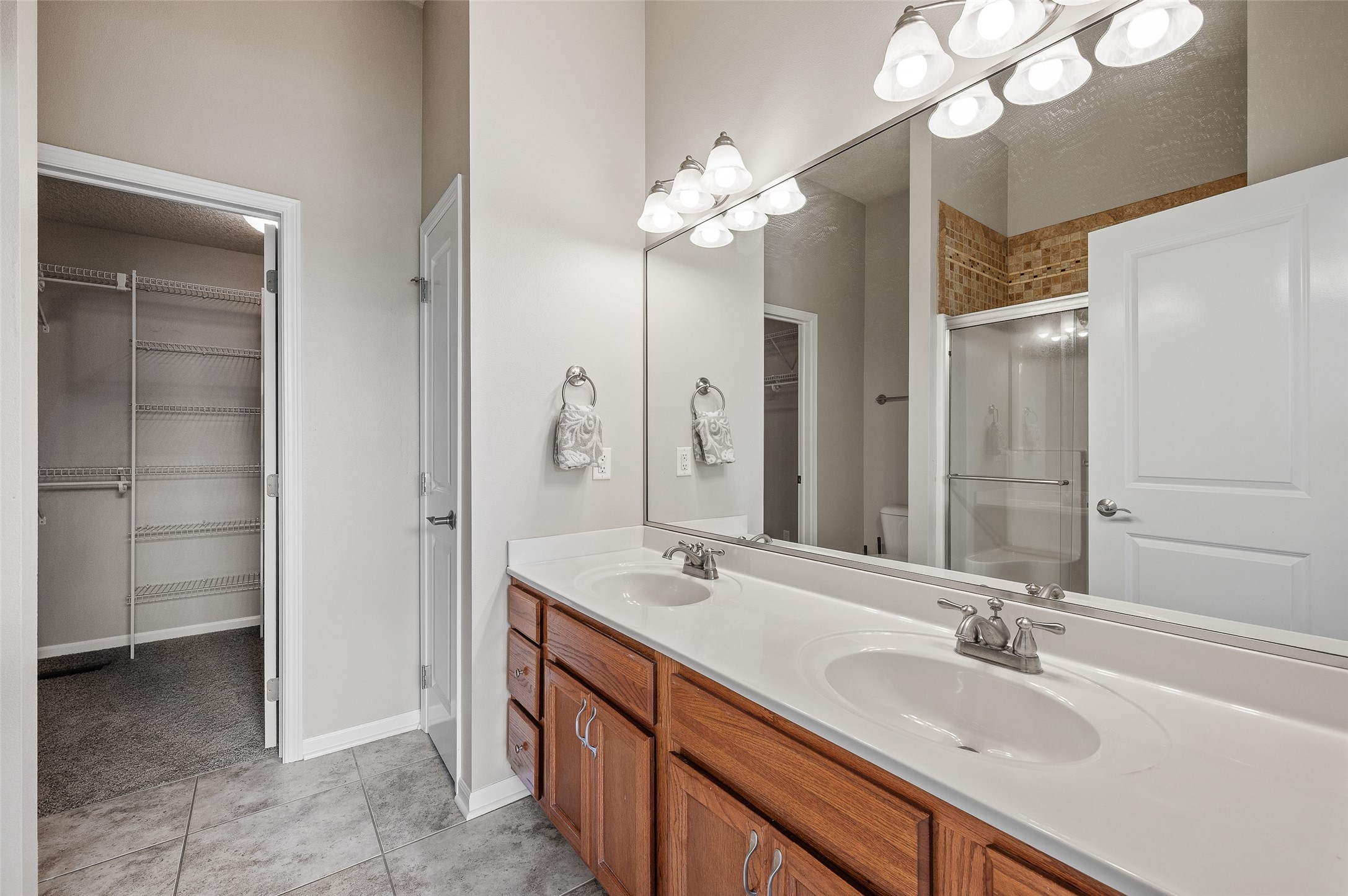 5916 Sapphire Circle Property Photo 24