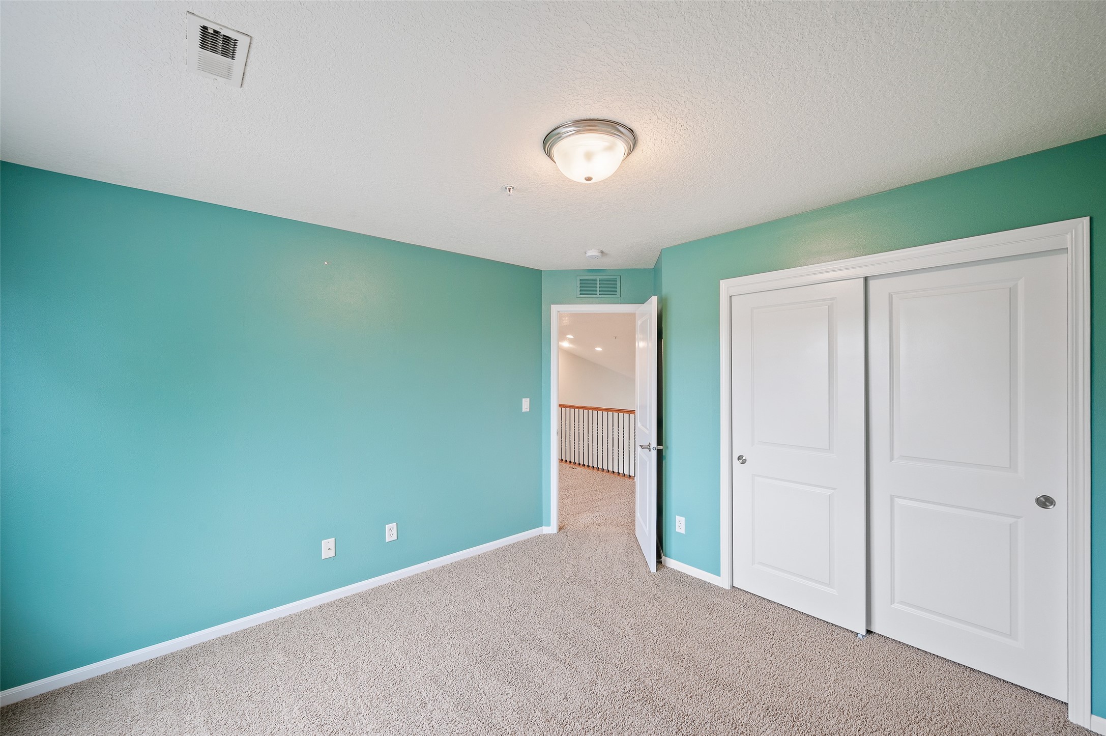 5916 Sapphire Circle Property Photo 33
