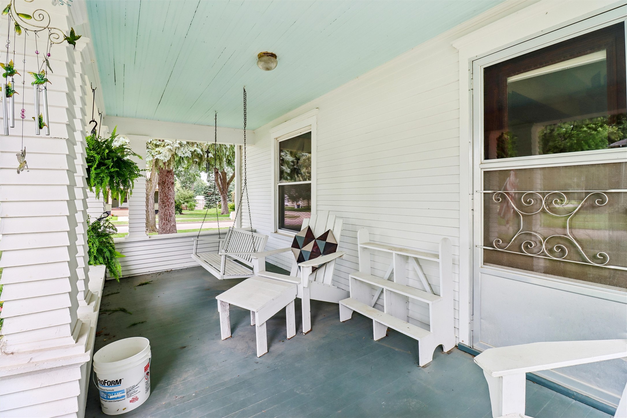 210 W Jackson Avenue Property Photo 2