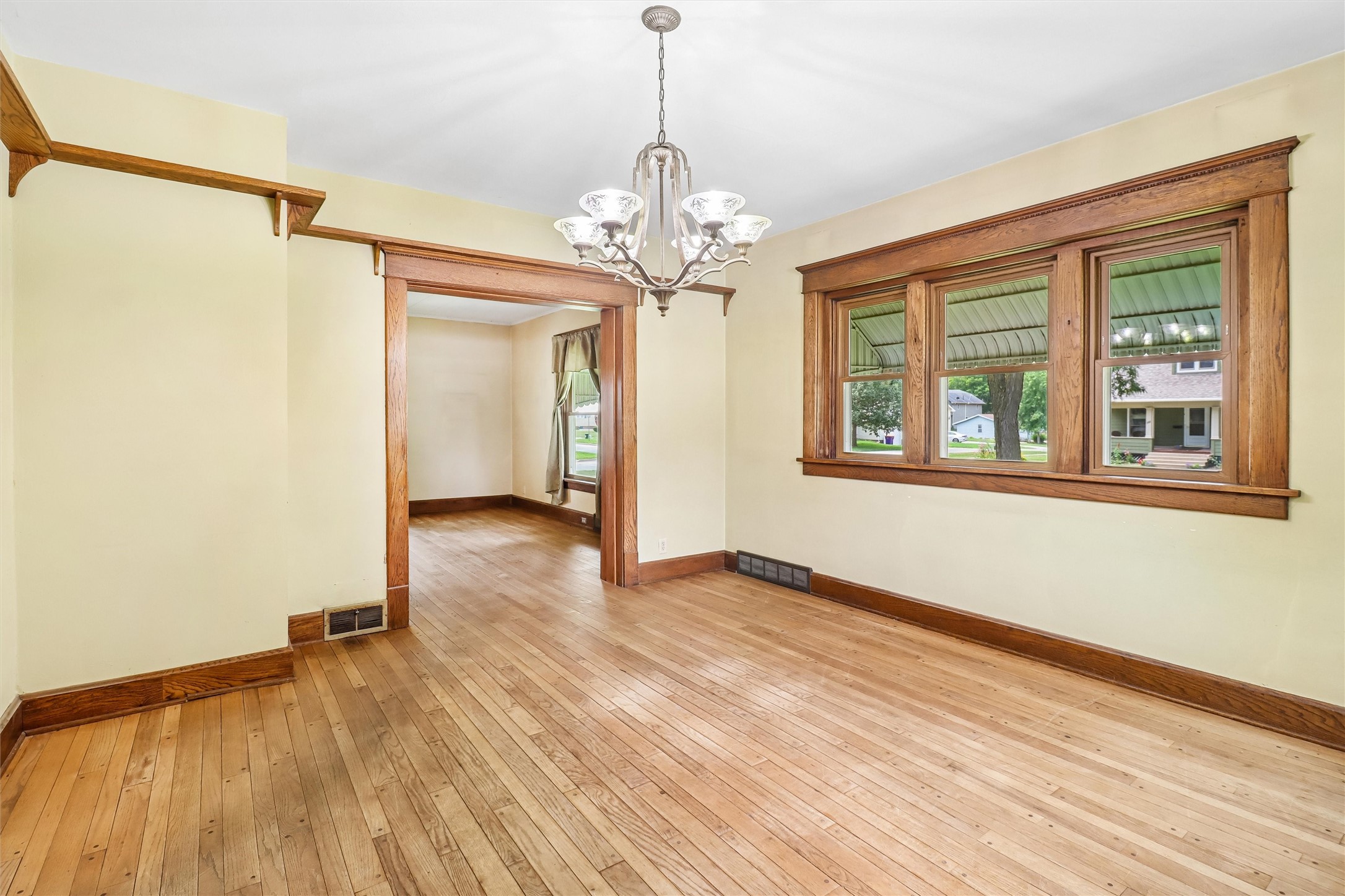 210 W Jackson Avenue Property Photo 7