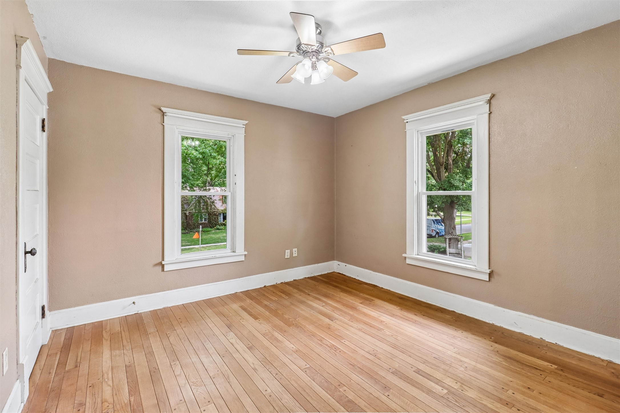 210 W Jackson Avenue Property Photo 17