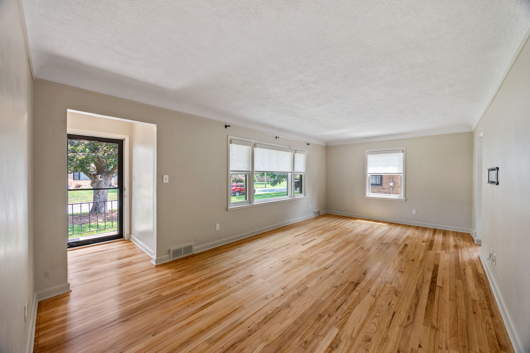 4046 39th Place Property Photo 3