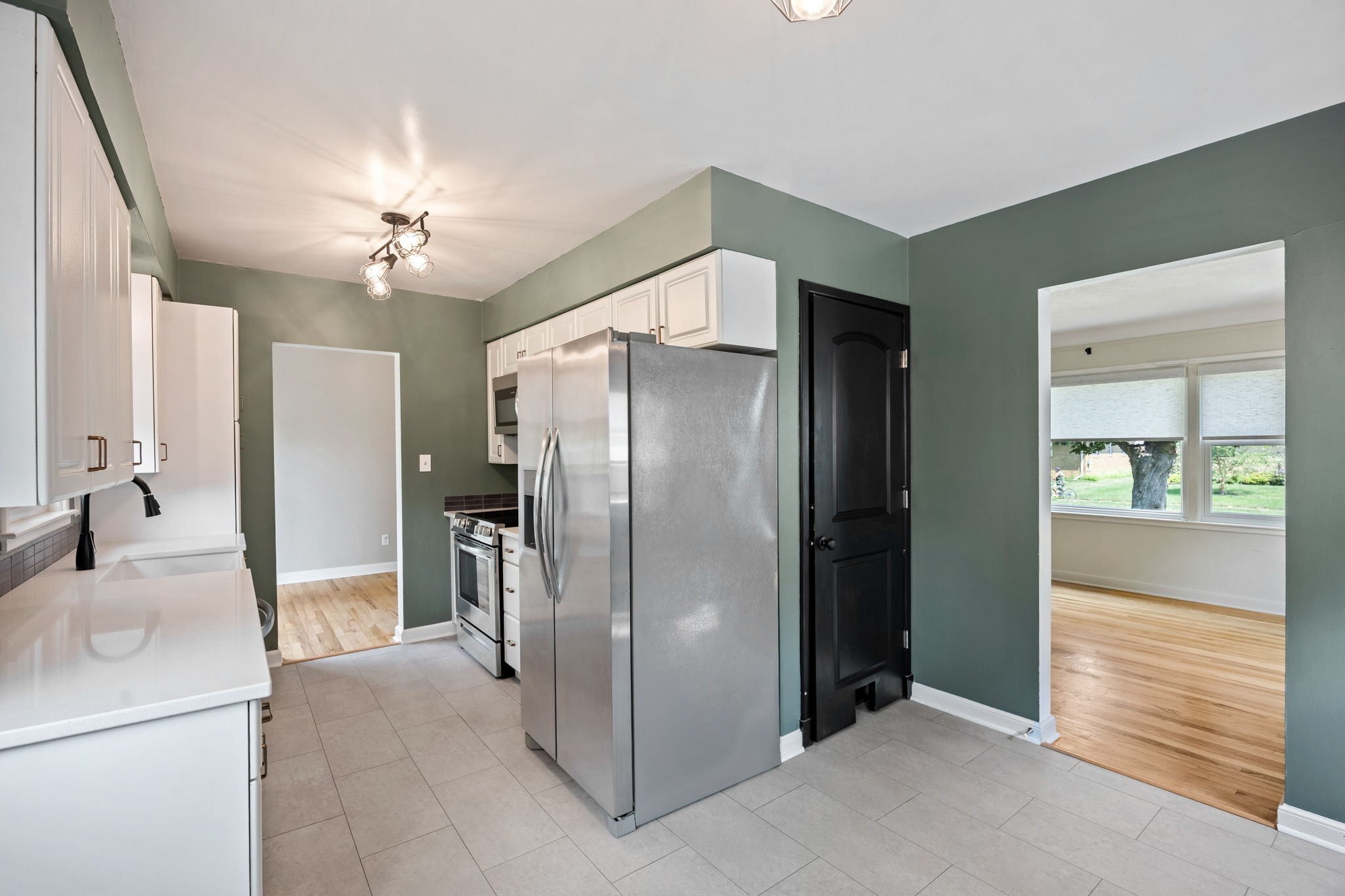 4046 39th Place Property Photo 6