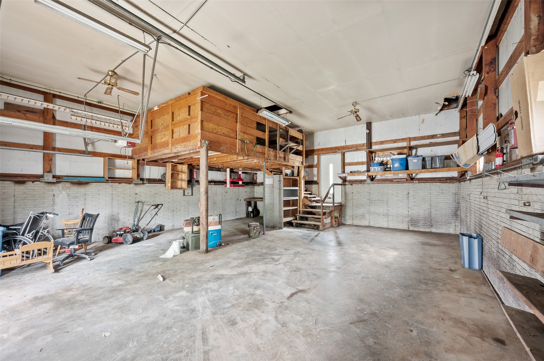 217 W High Street Property Photo 4