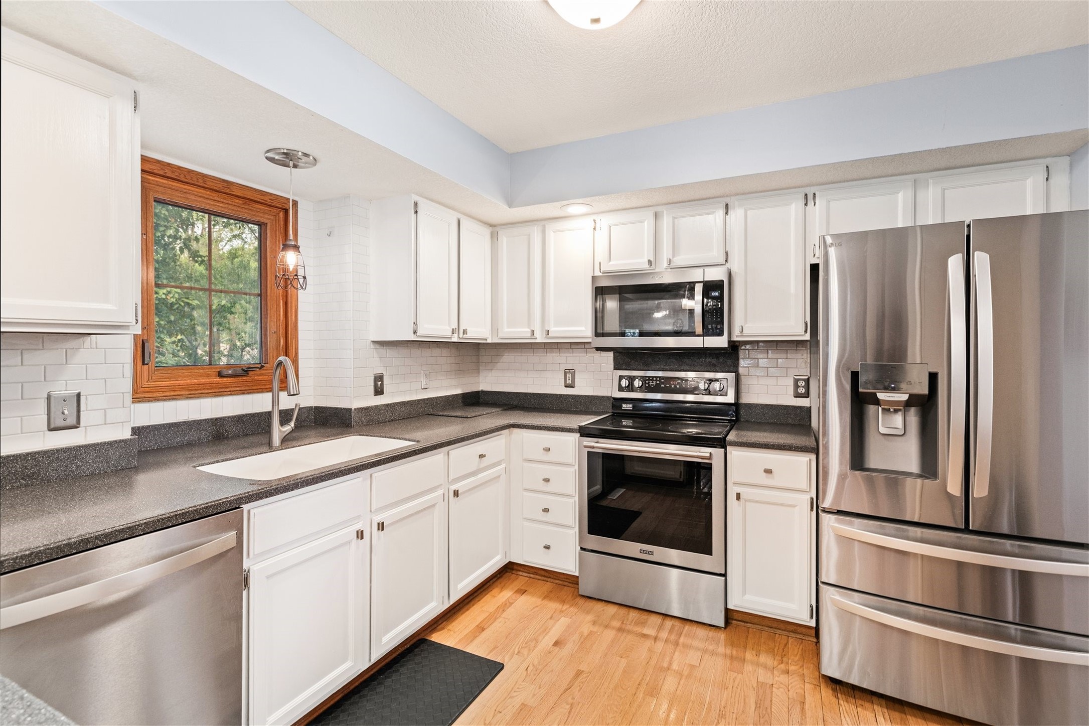 1302 Richard George Drive Property Photo 3