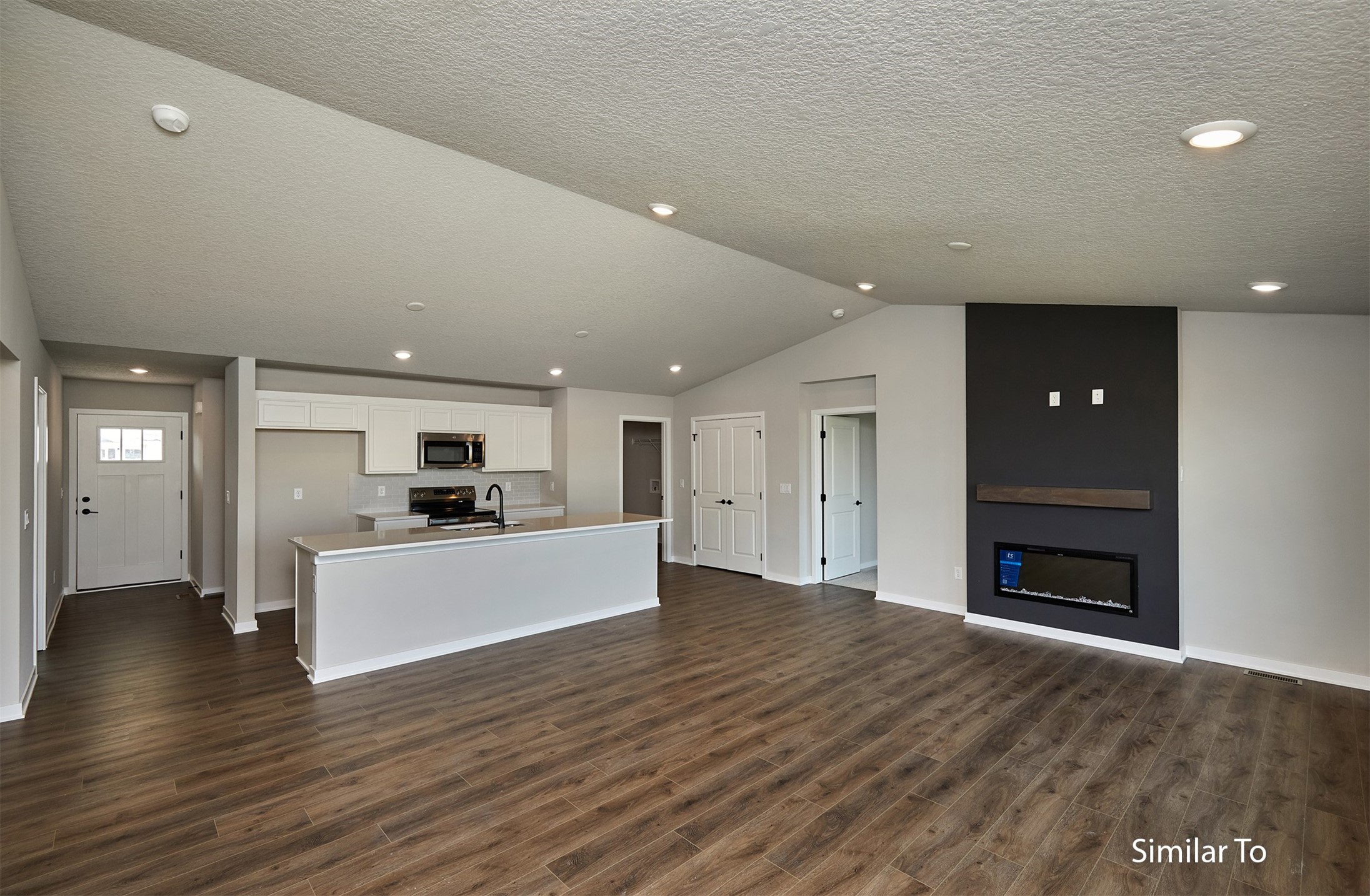 2411 Spruce Street Property Photo 3